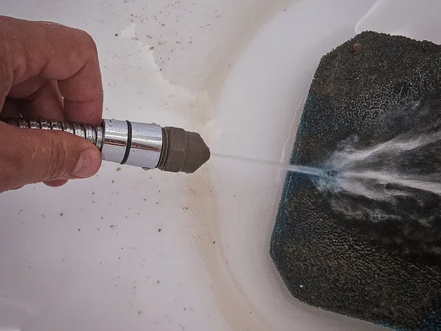 Pressure shower nozzle with 1/2 NPT thread