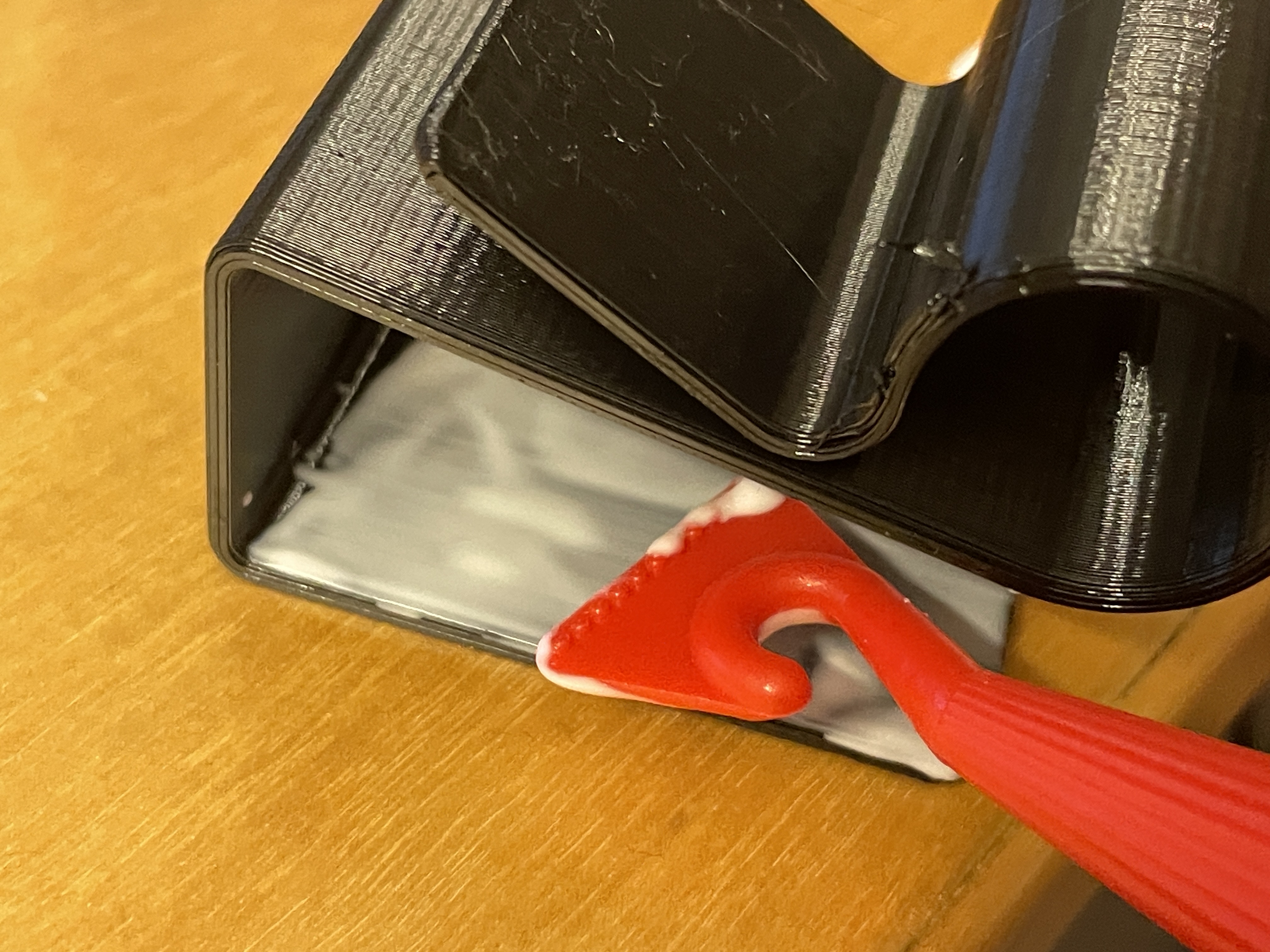 Miniatura 2 do modelo 3D Desk Cable Hook