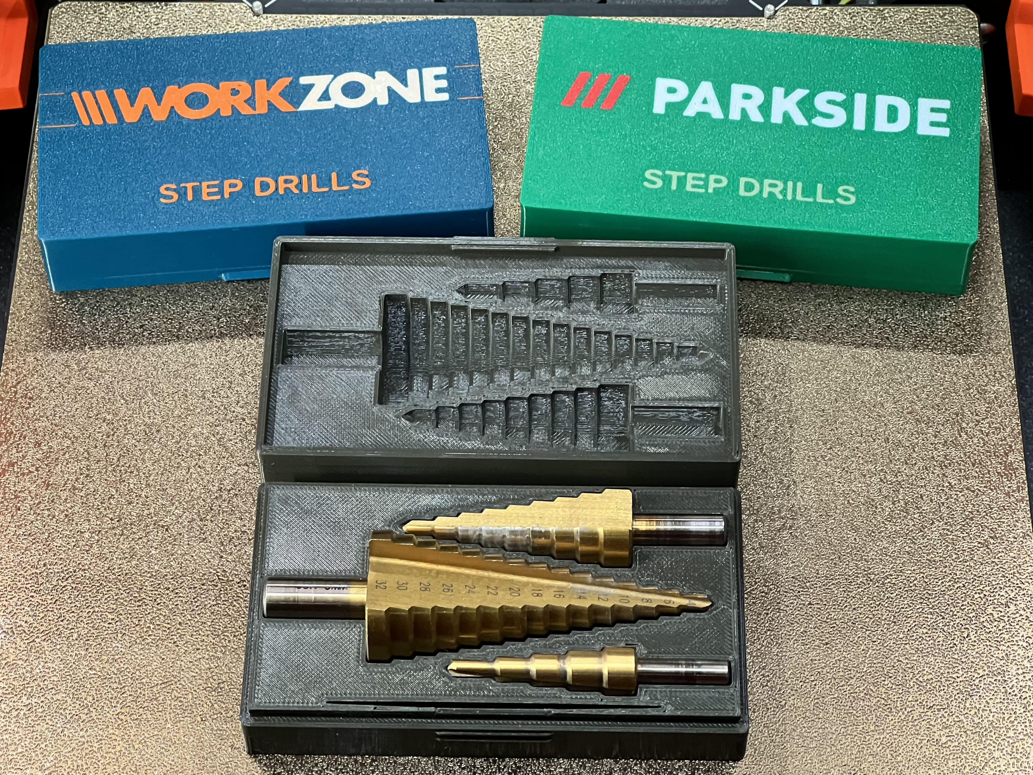A compact box for a set of step drills (configurable)