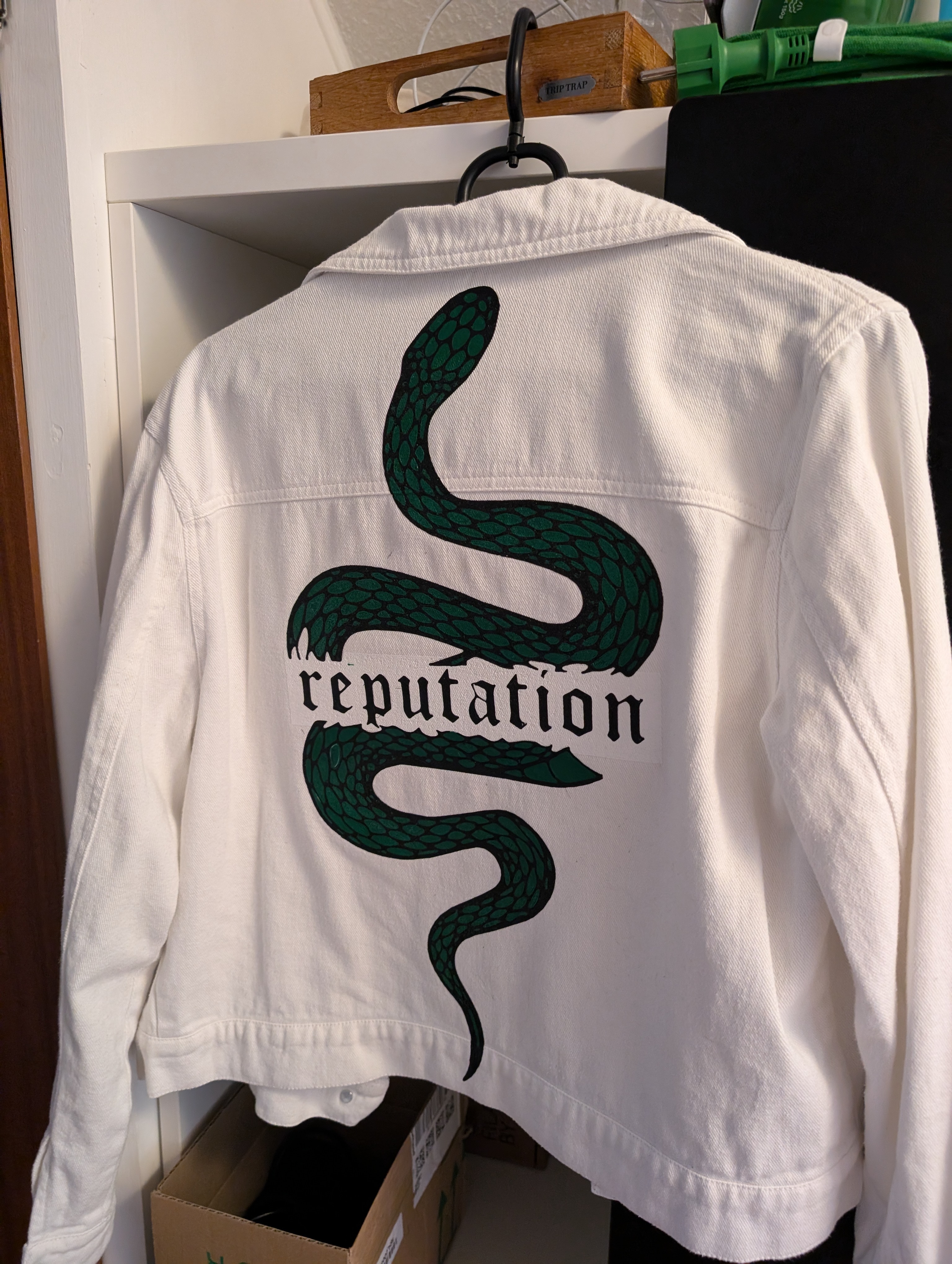 Reputation Snake and text