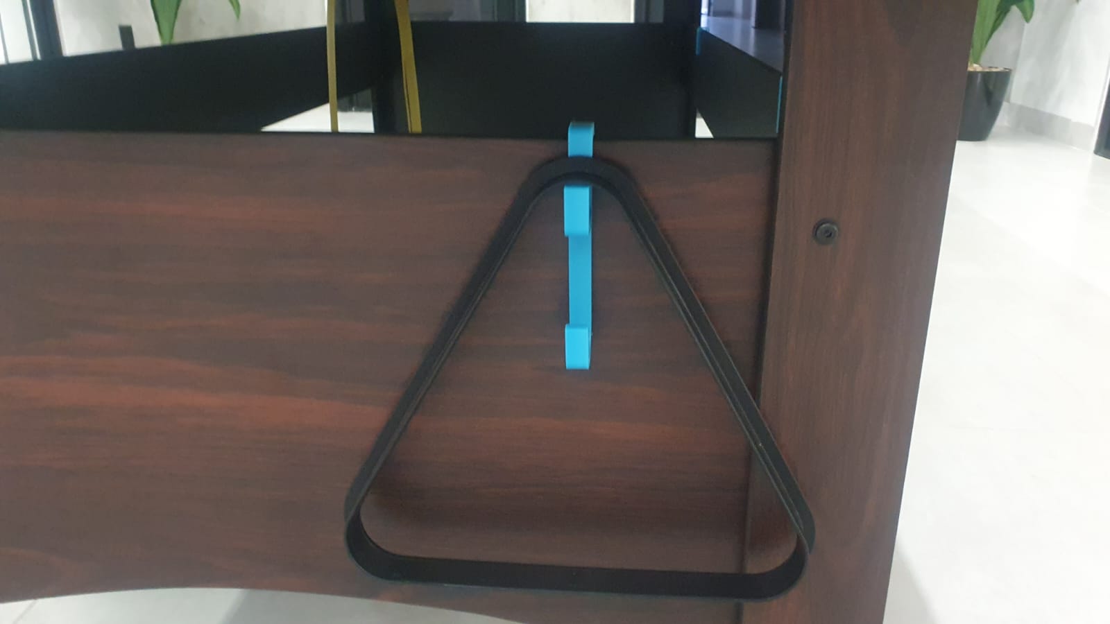 Miniatura 2 do modelo 3D hanging hook pool table
