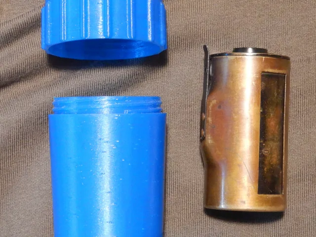 Container Behälter for Leica reloadable film casettes Filmdose