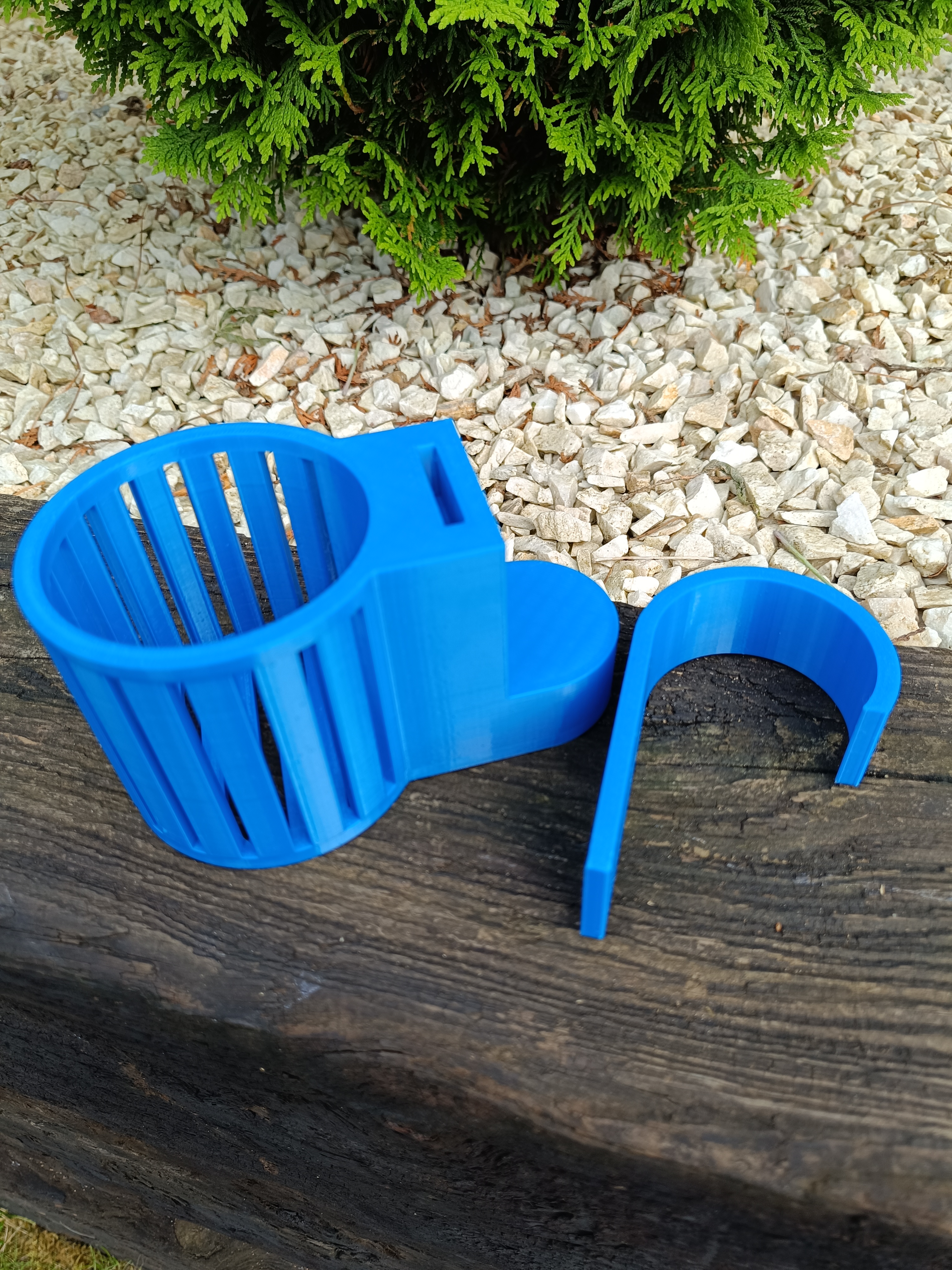 Miniatura 3 do modelo 3D Beer holder for pool