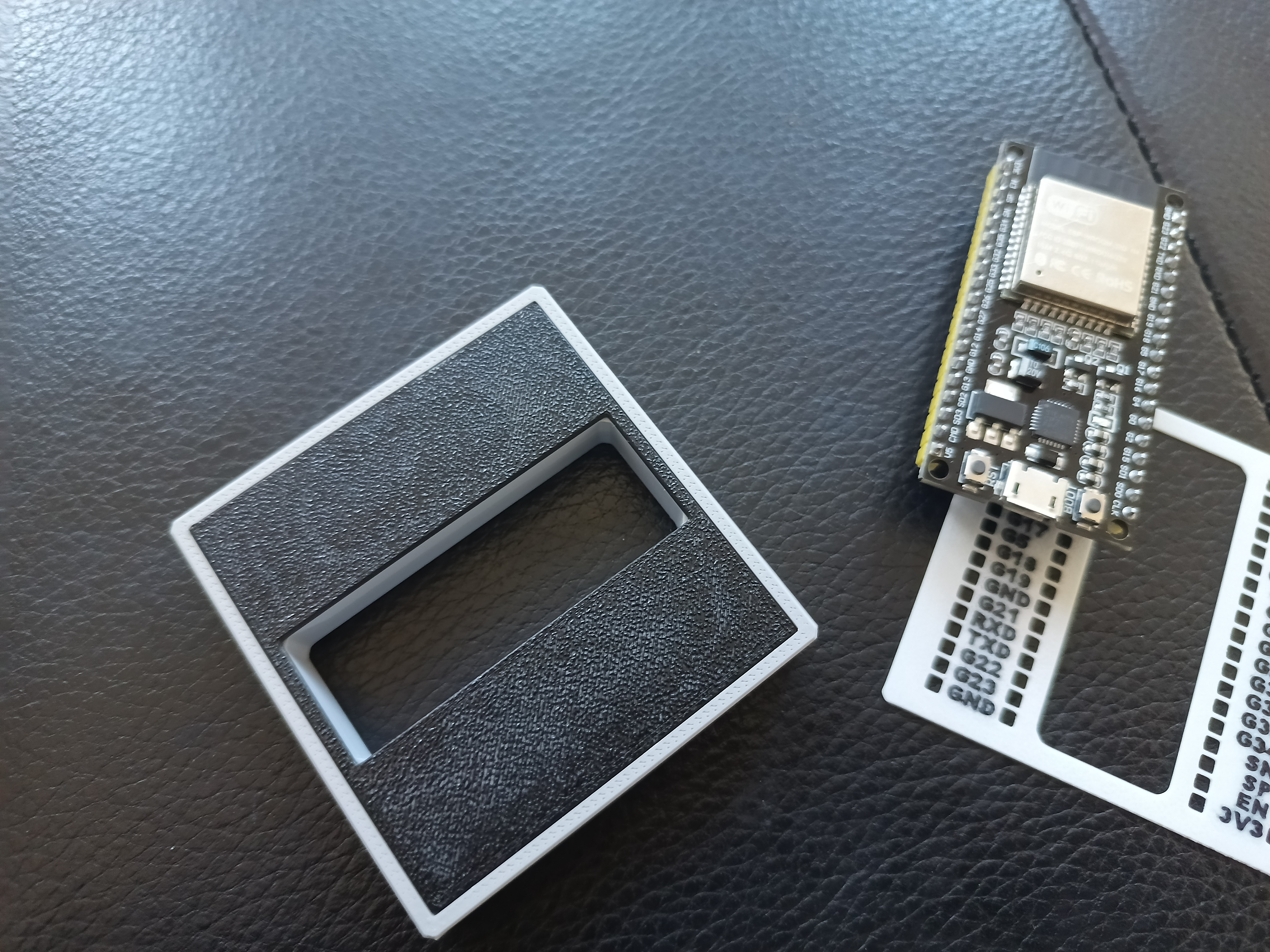 Miniatura 4 do modelo 3D ESP32 - Socket breadboard MRW