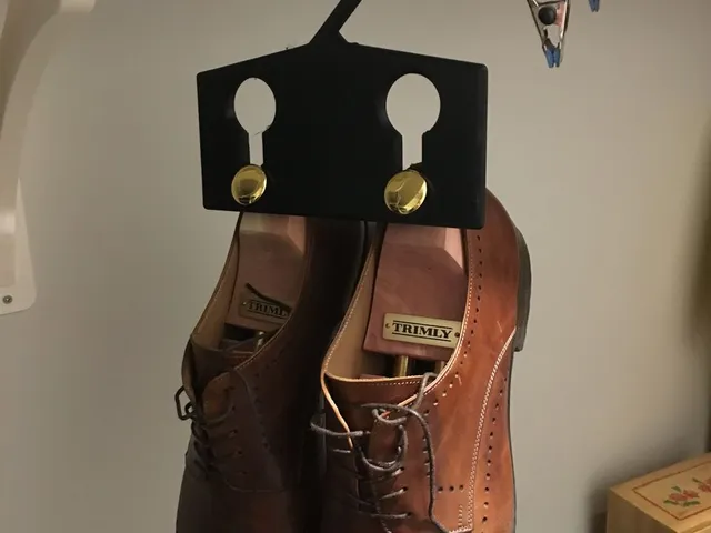 Cedar Shoe Tree Hangar