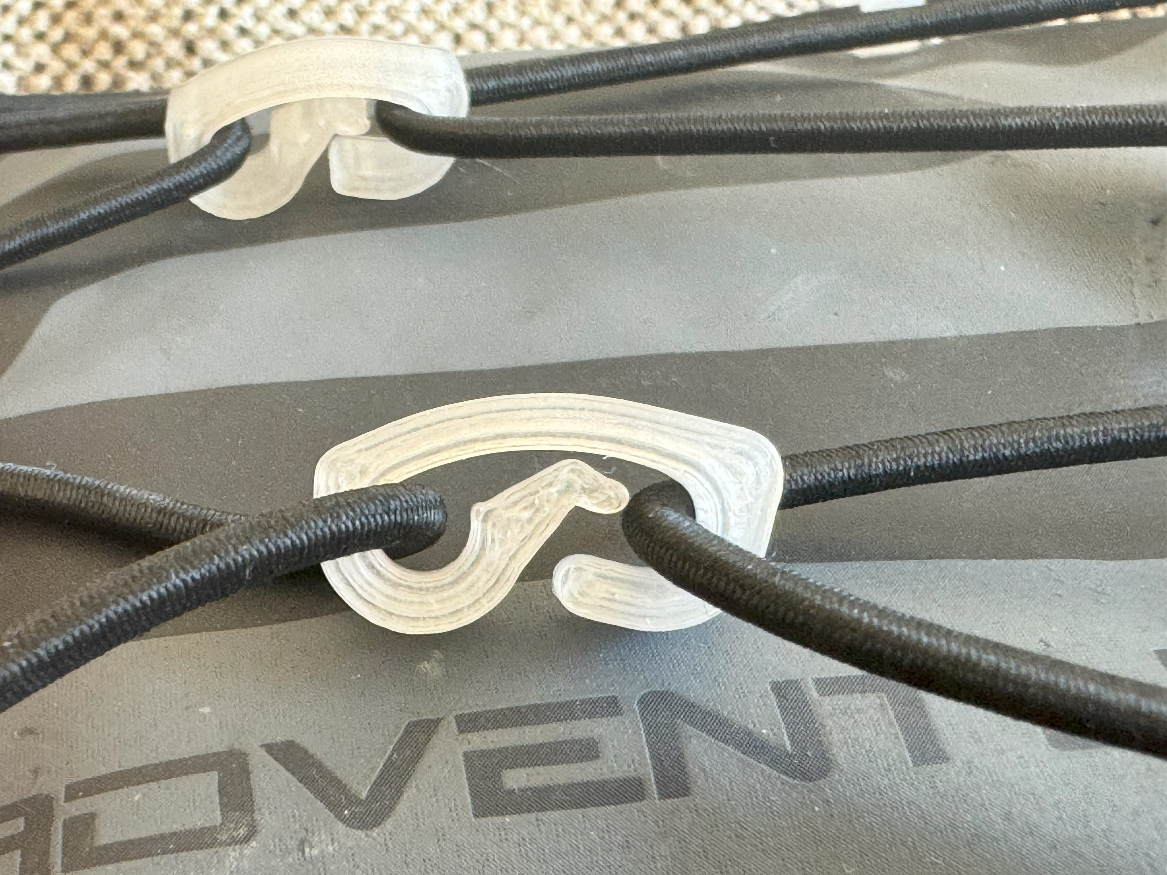 Bag/Bagpack Bungee hook