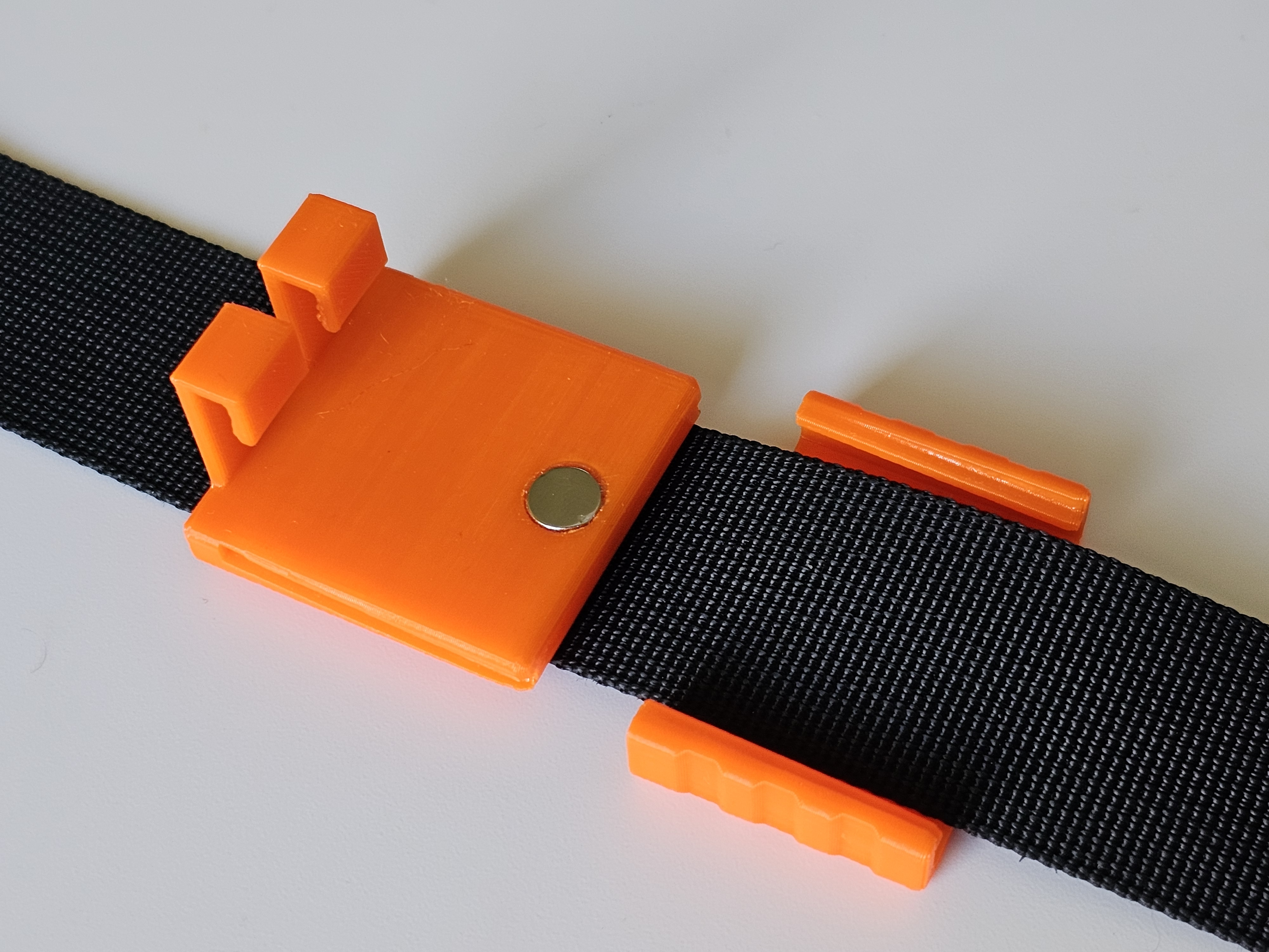 Miniatura 4 do modelo 3D Accessory holder for backpack or strap