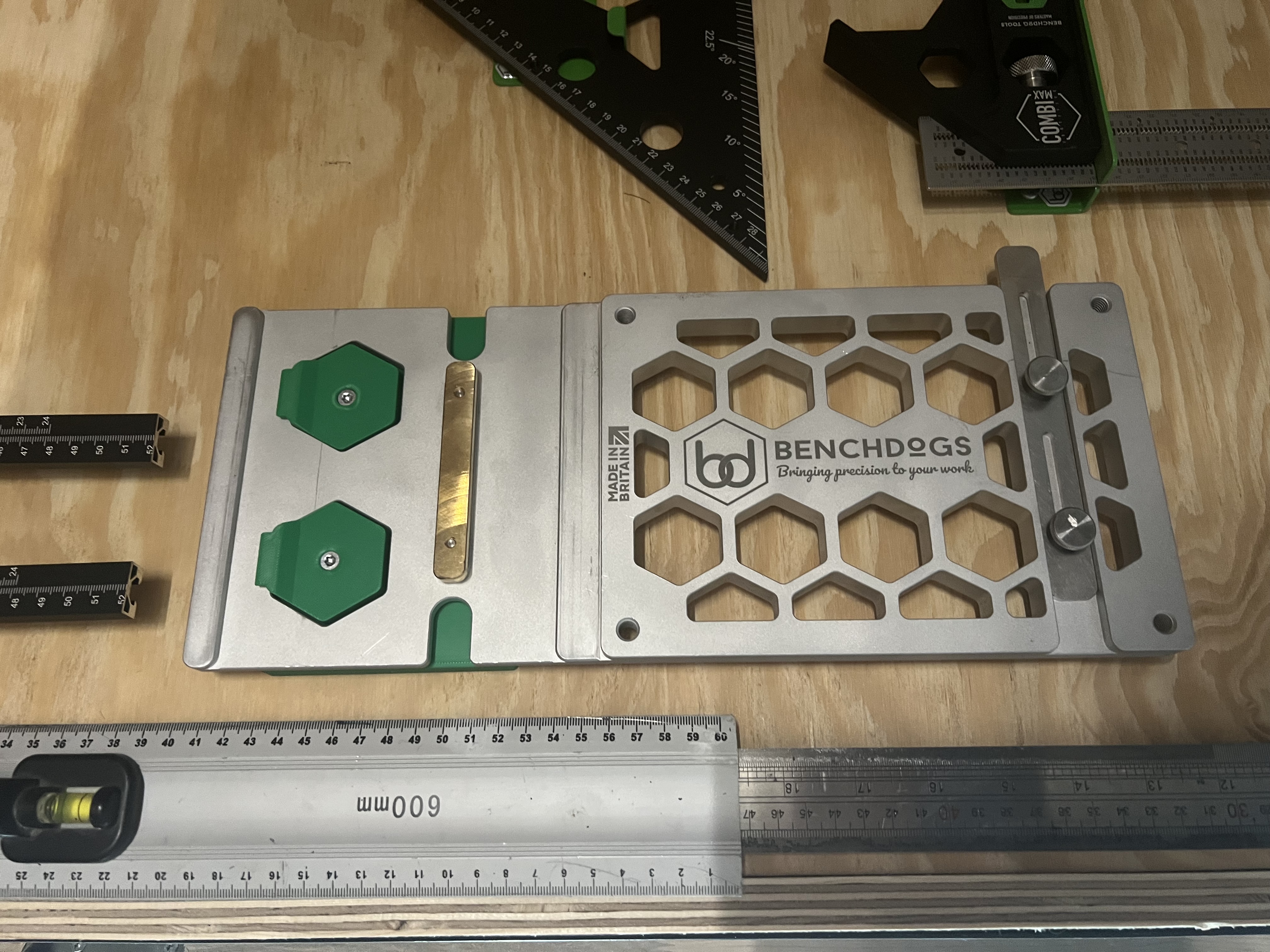 Benchdogs UK Railsquare Mk1 wall bracket