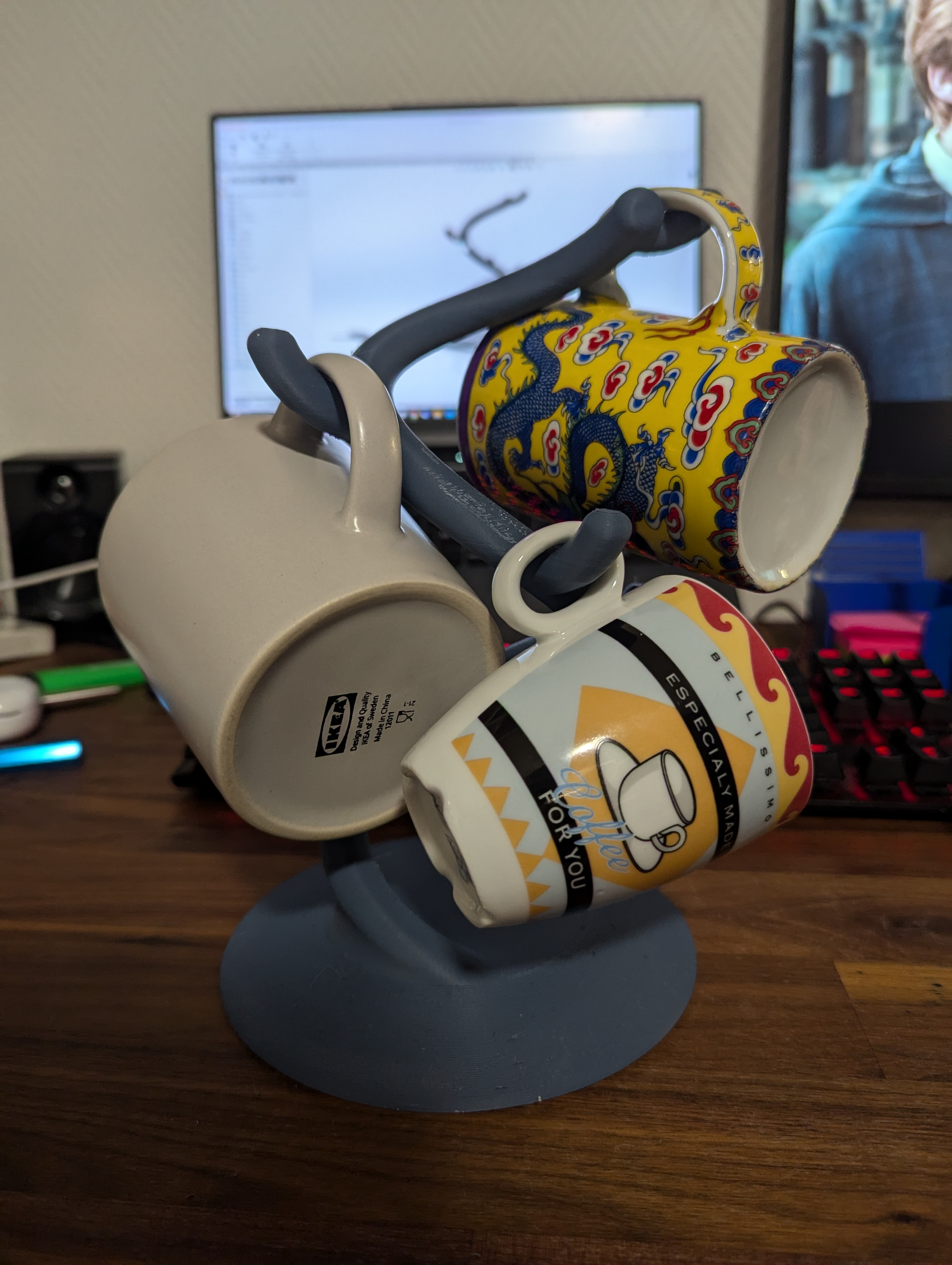 mug stand, spiral