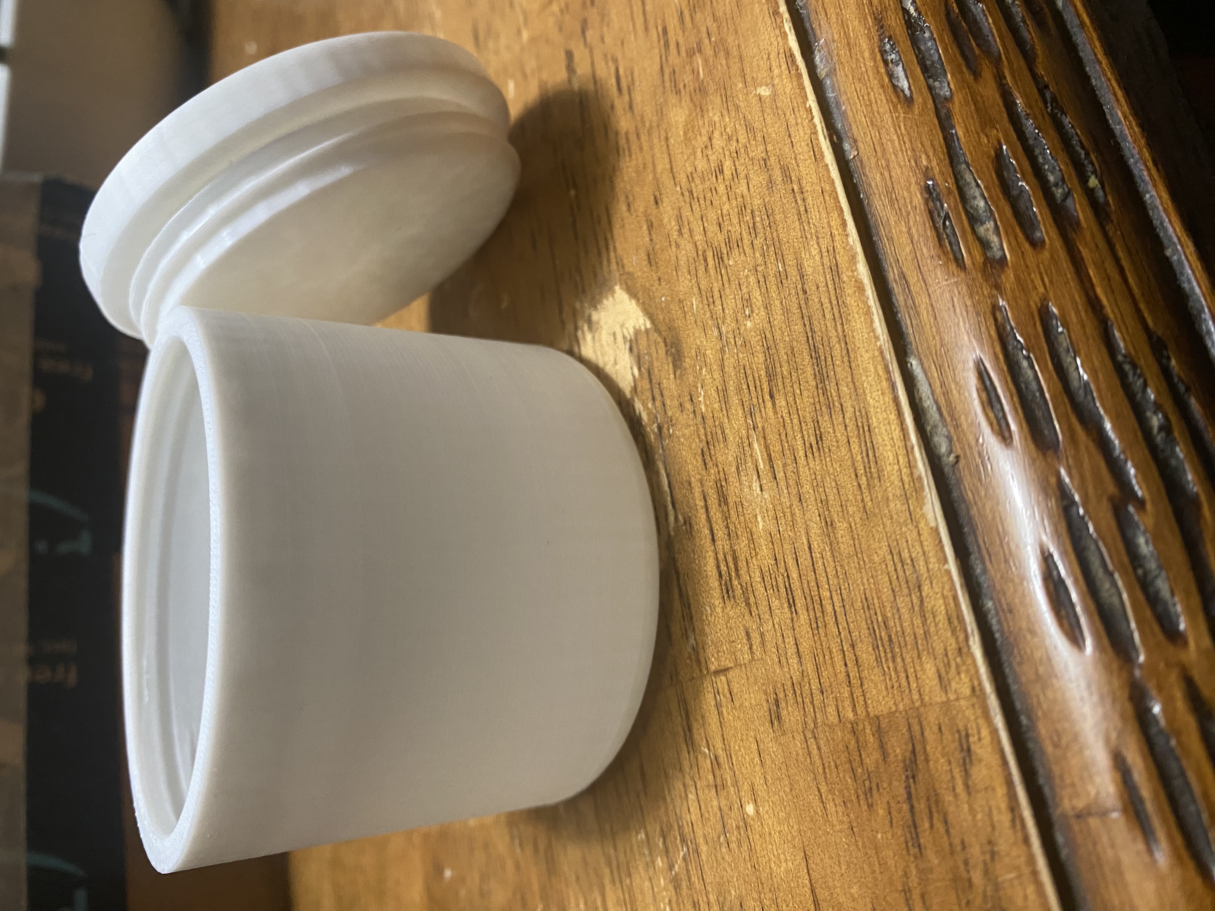 Miniatura 5 do modelo 3D Simple Screw Top Container