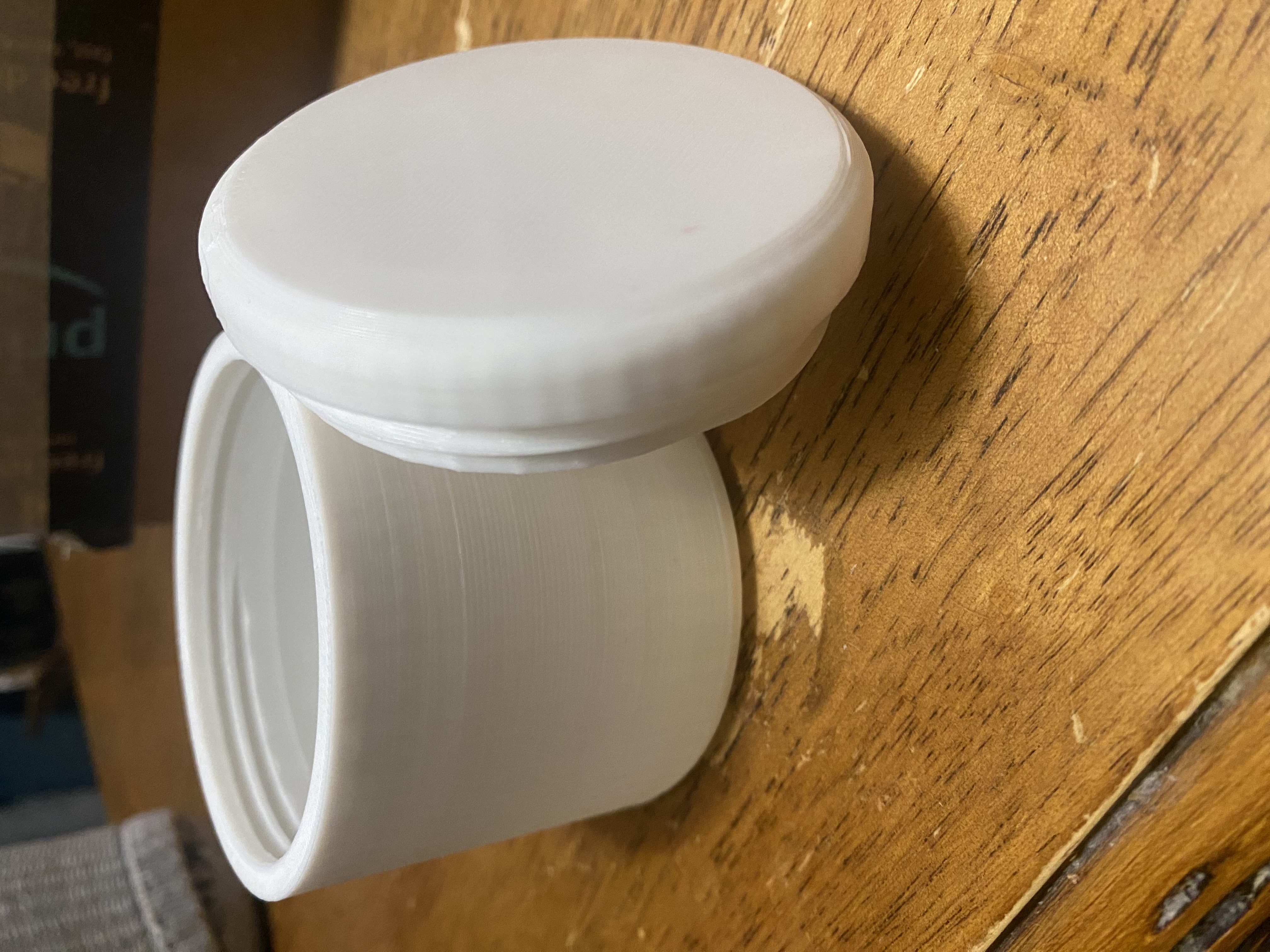 Miniatura 2 do modelo 3D Simple Screw Top Container