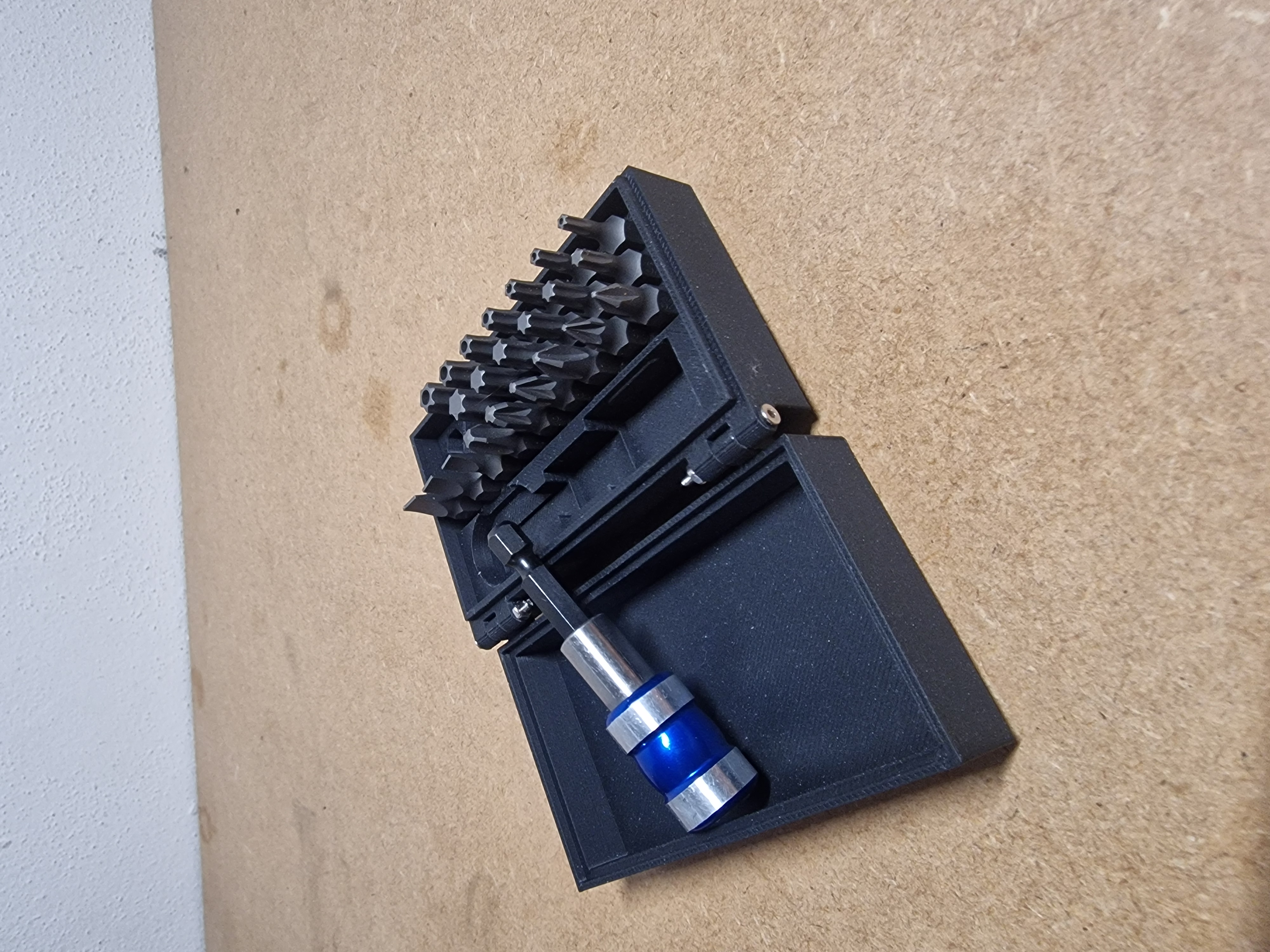 Miniatura 2 do modelo 3D Bit Holder Box for Screwdriver