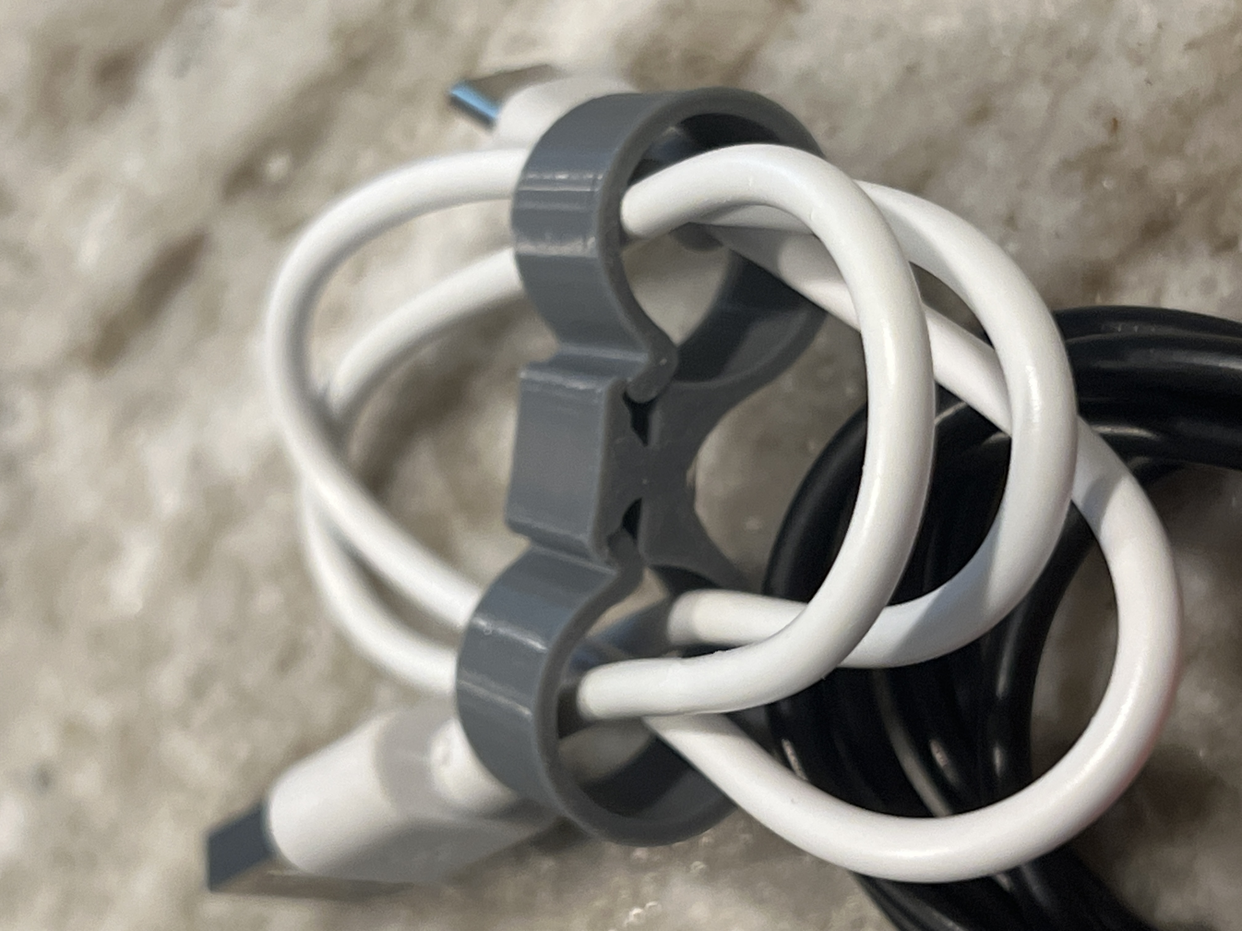 Miniatura 2 do modelo 3D Small Cable Organizer Holder