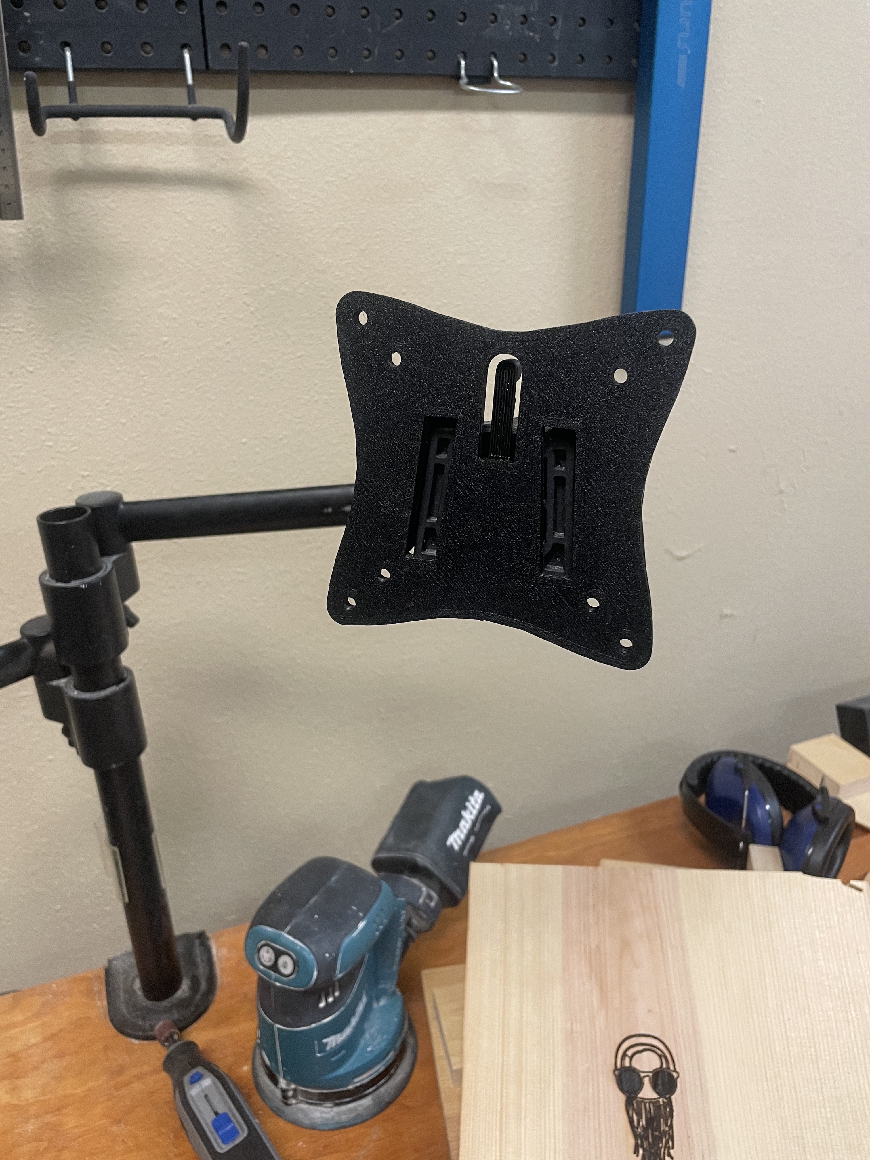 VESA Adapter Compatible with Autonomous.ai Monitor Arm