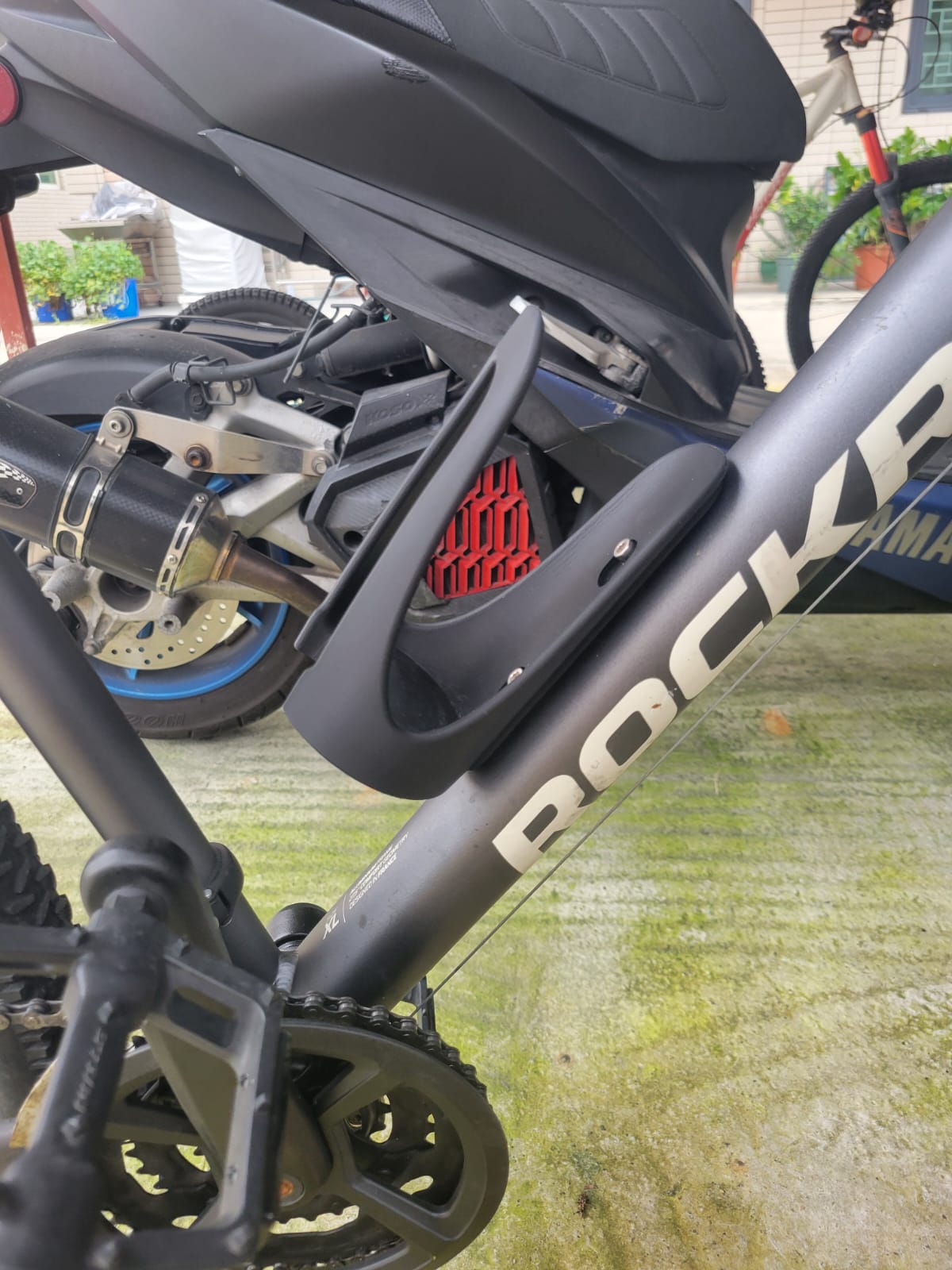 Bike Bottle Holder Hidden SmartTag2