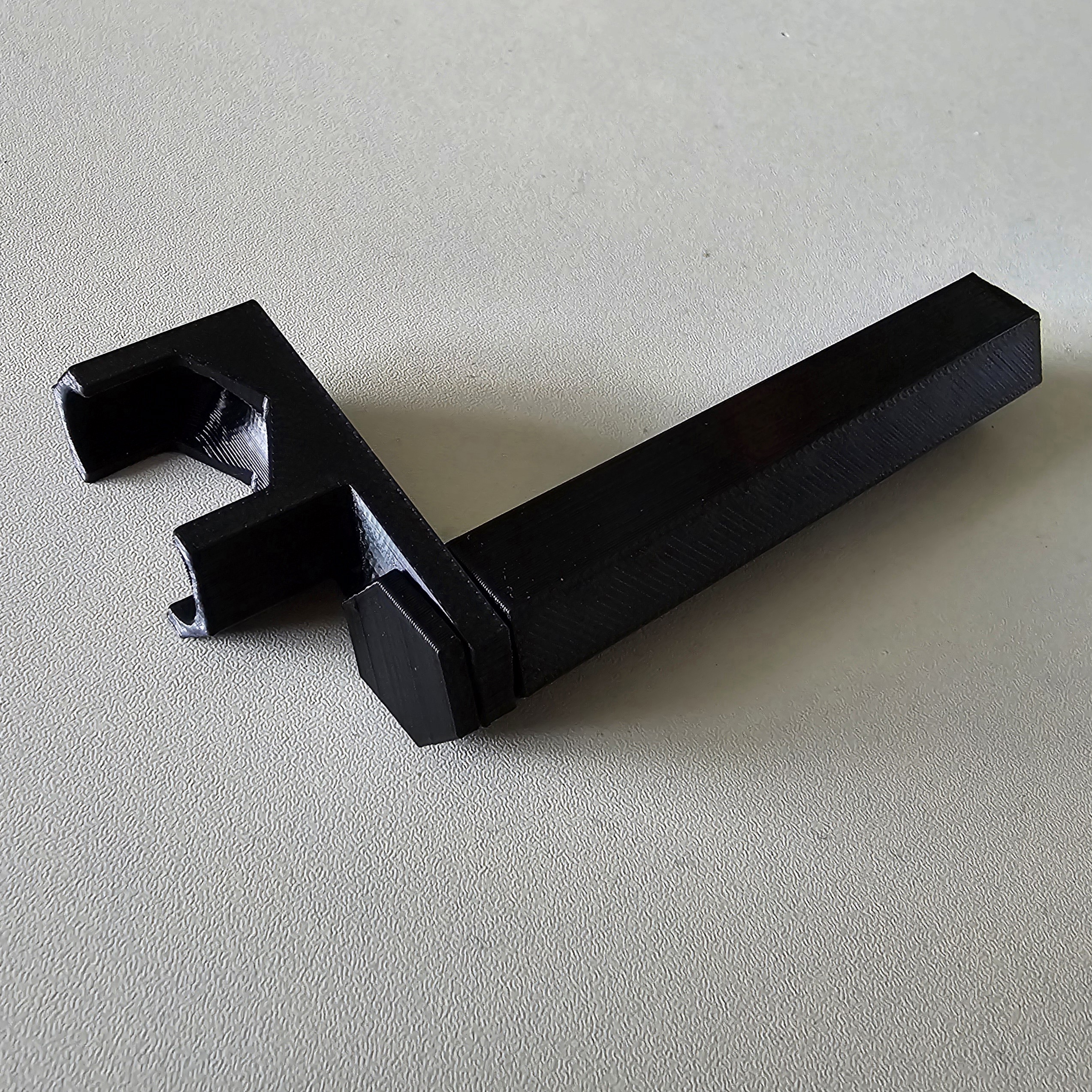 HexWinder: String Winder for Guitar and Ukulele