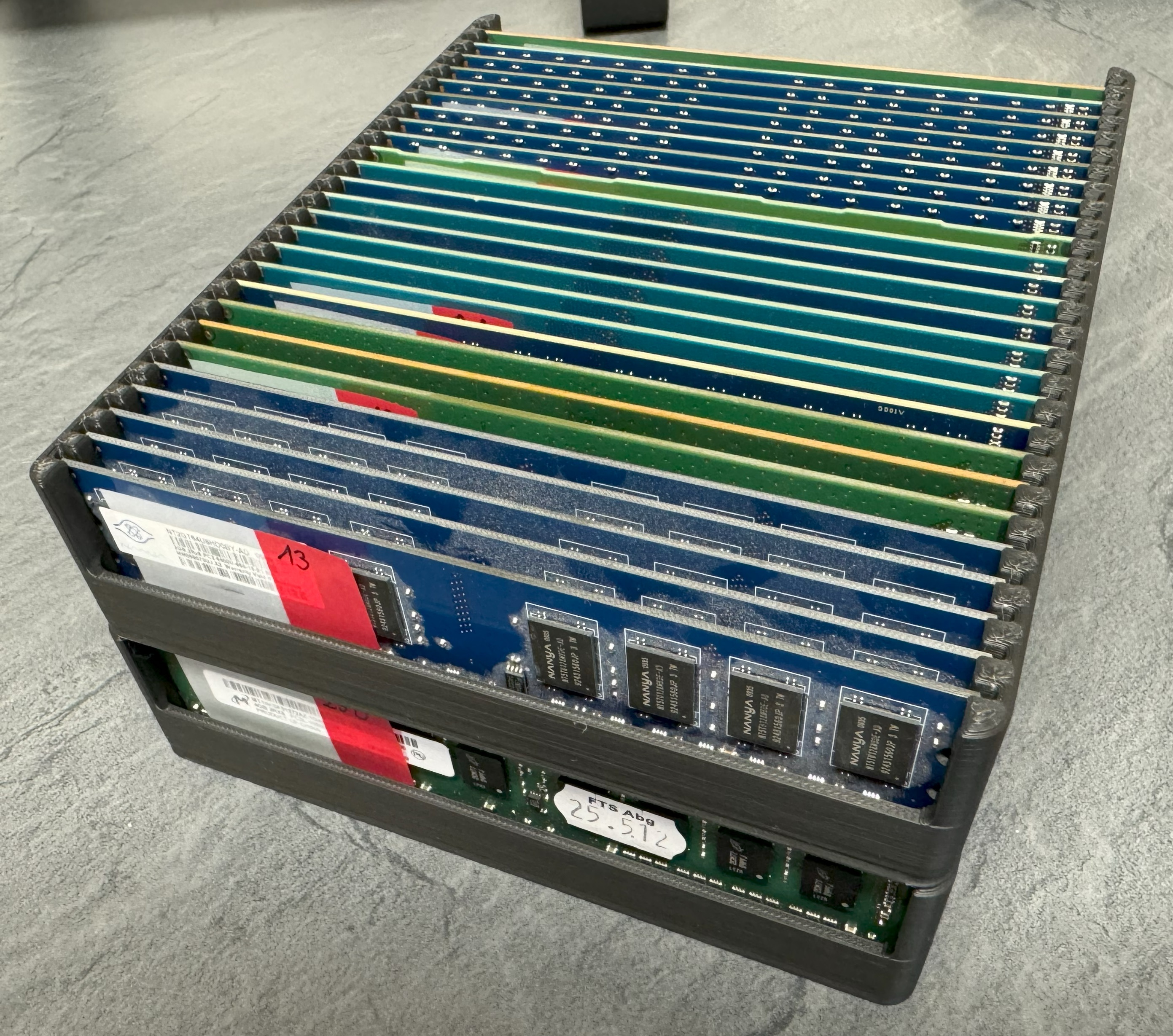 Miniatura 2 do modelo 3D DIMM holder