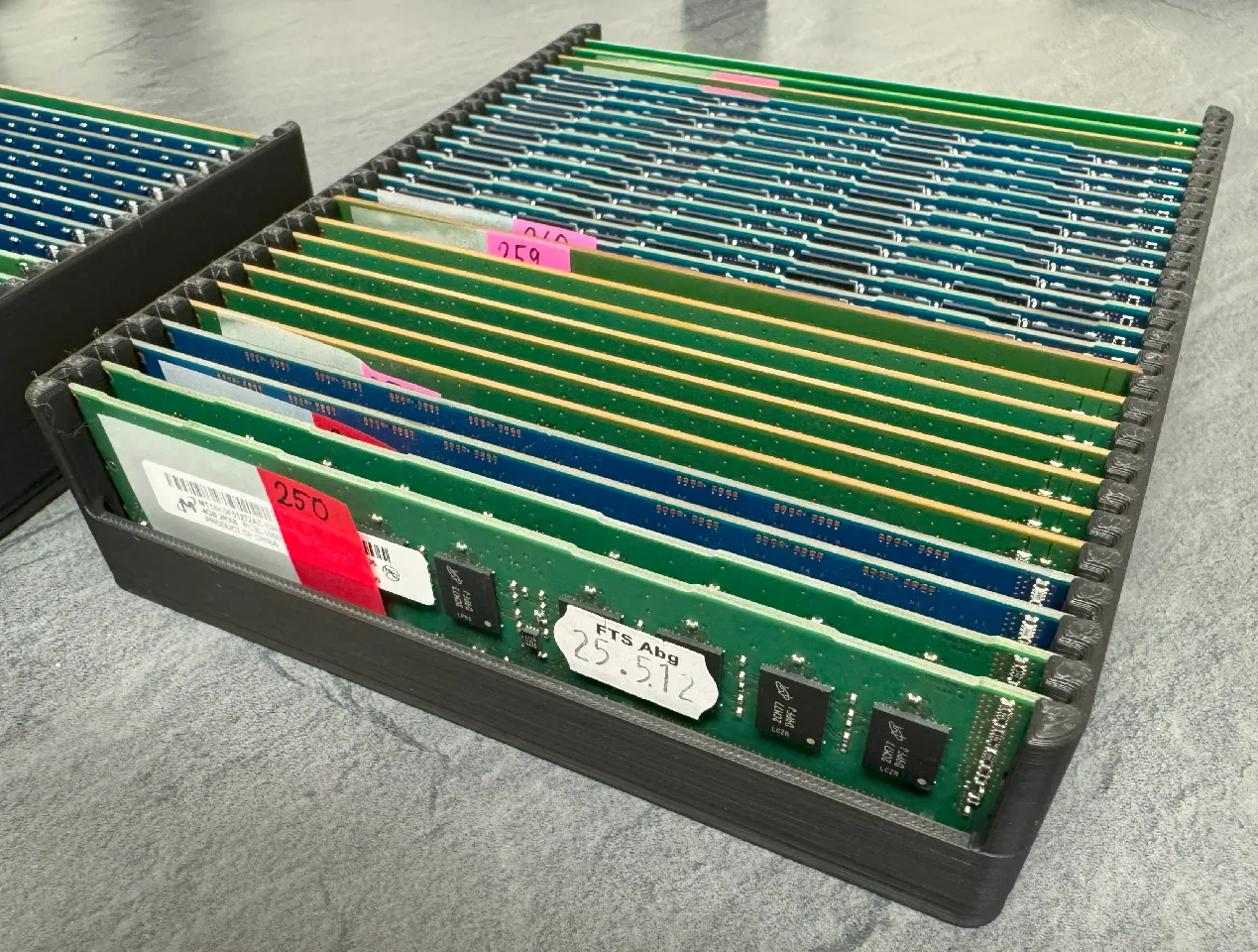 DIMM holder by Rego | Download free STL model | Printables.com