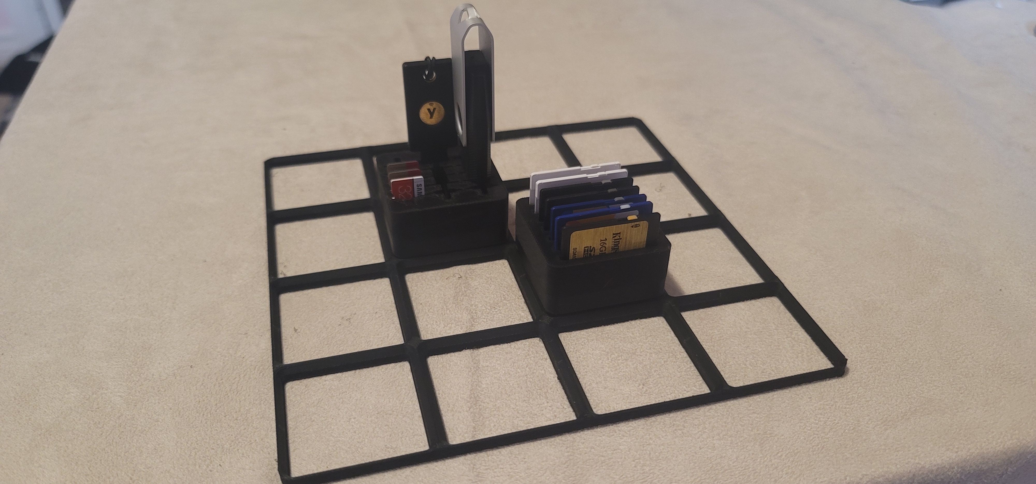 gridfinity-openscad-usb-and-sd-card-holder-by-r-i-download-free-stl