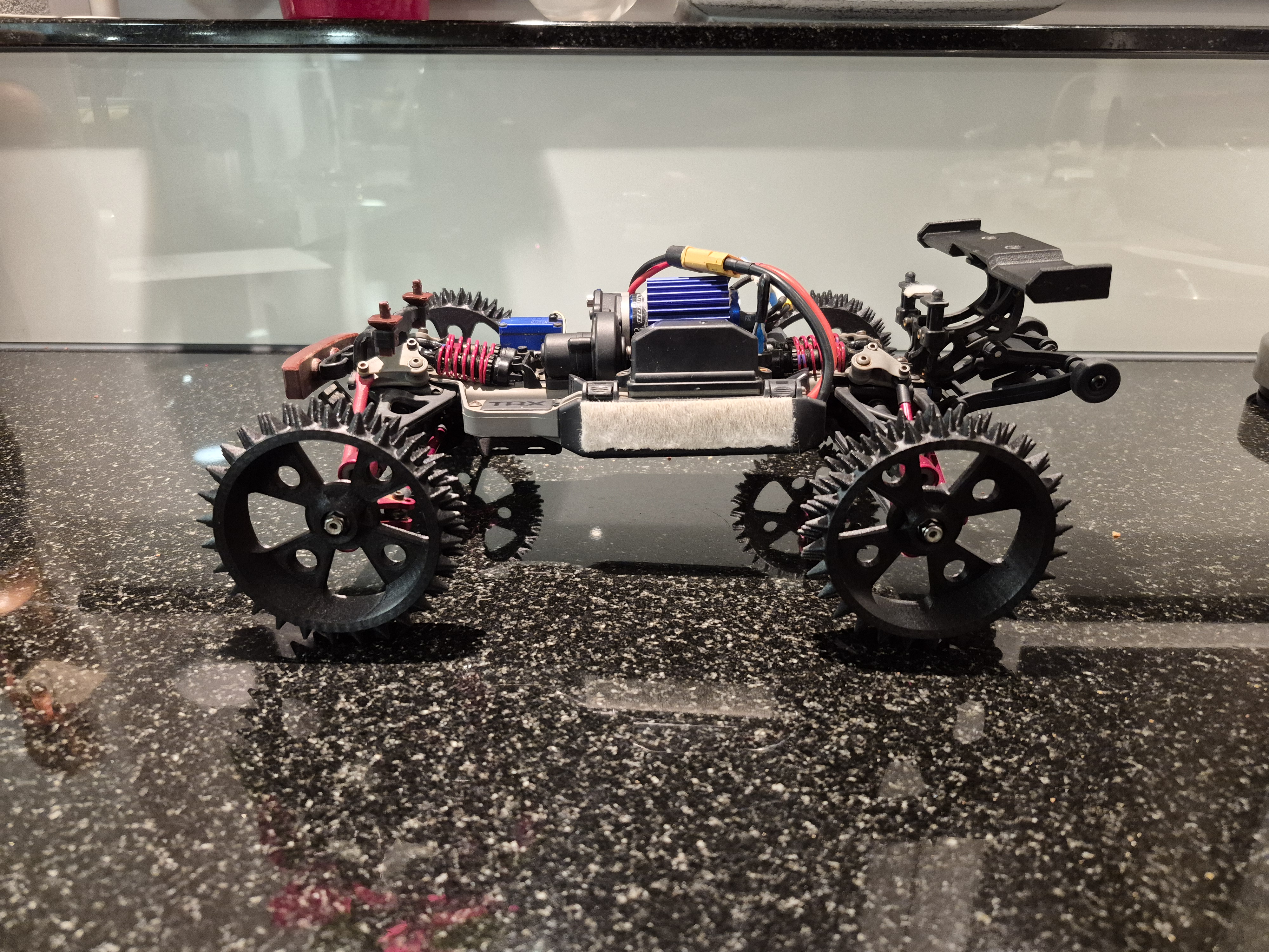 Traxxas Revo VXL 1/16 MERV Spikes