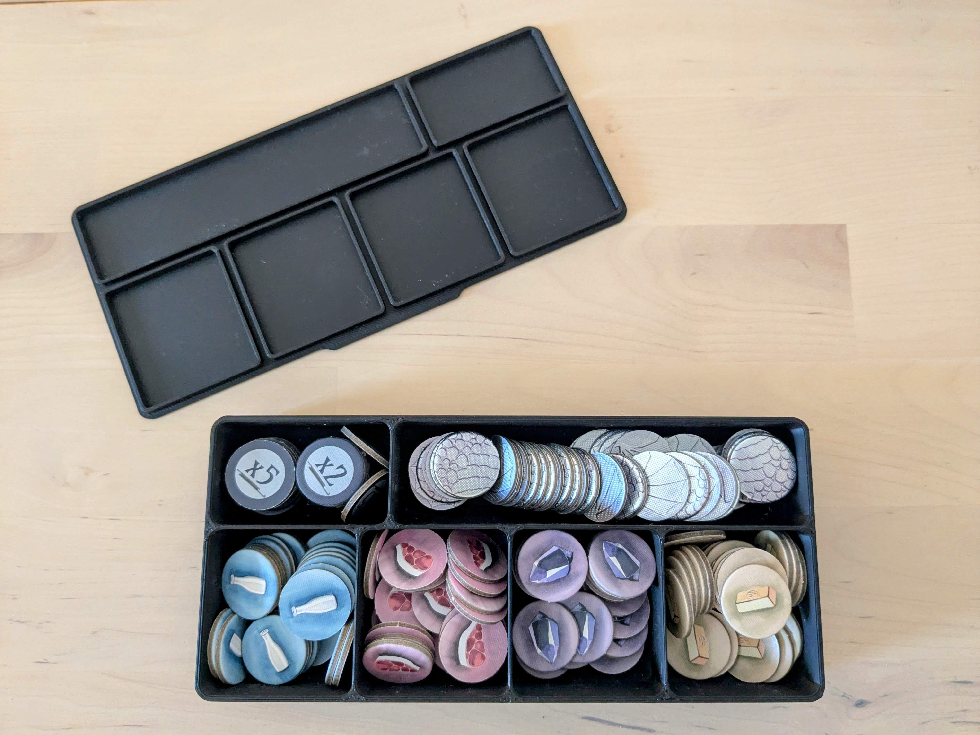 Wyrmspan token box with cover