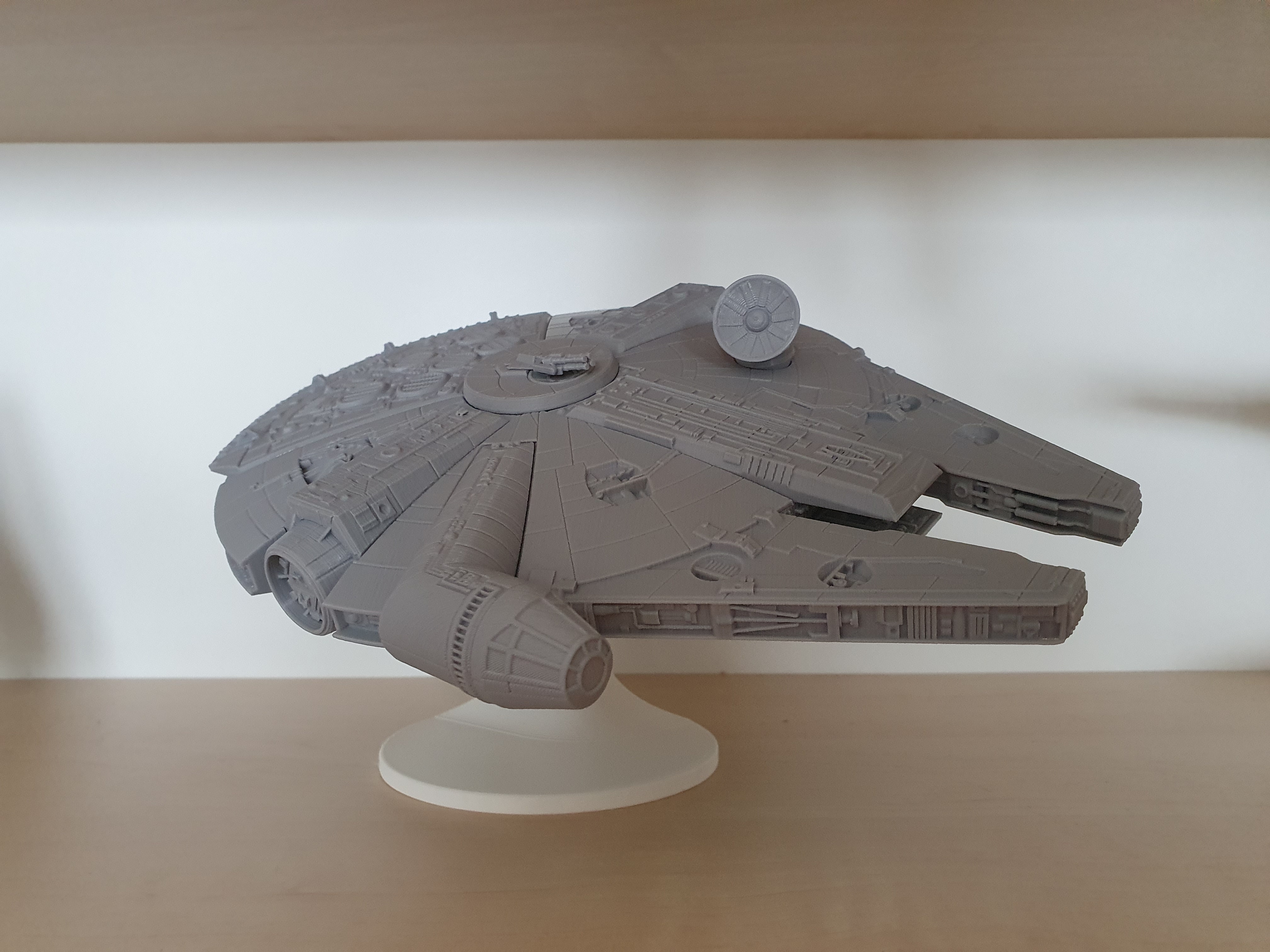 Fab365 Millenium Falcon stand