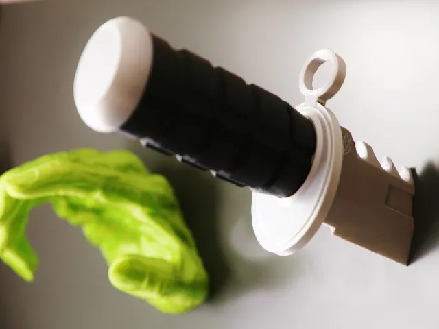 Hunting knife - magnetic