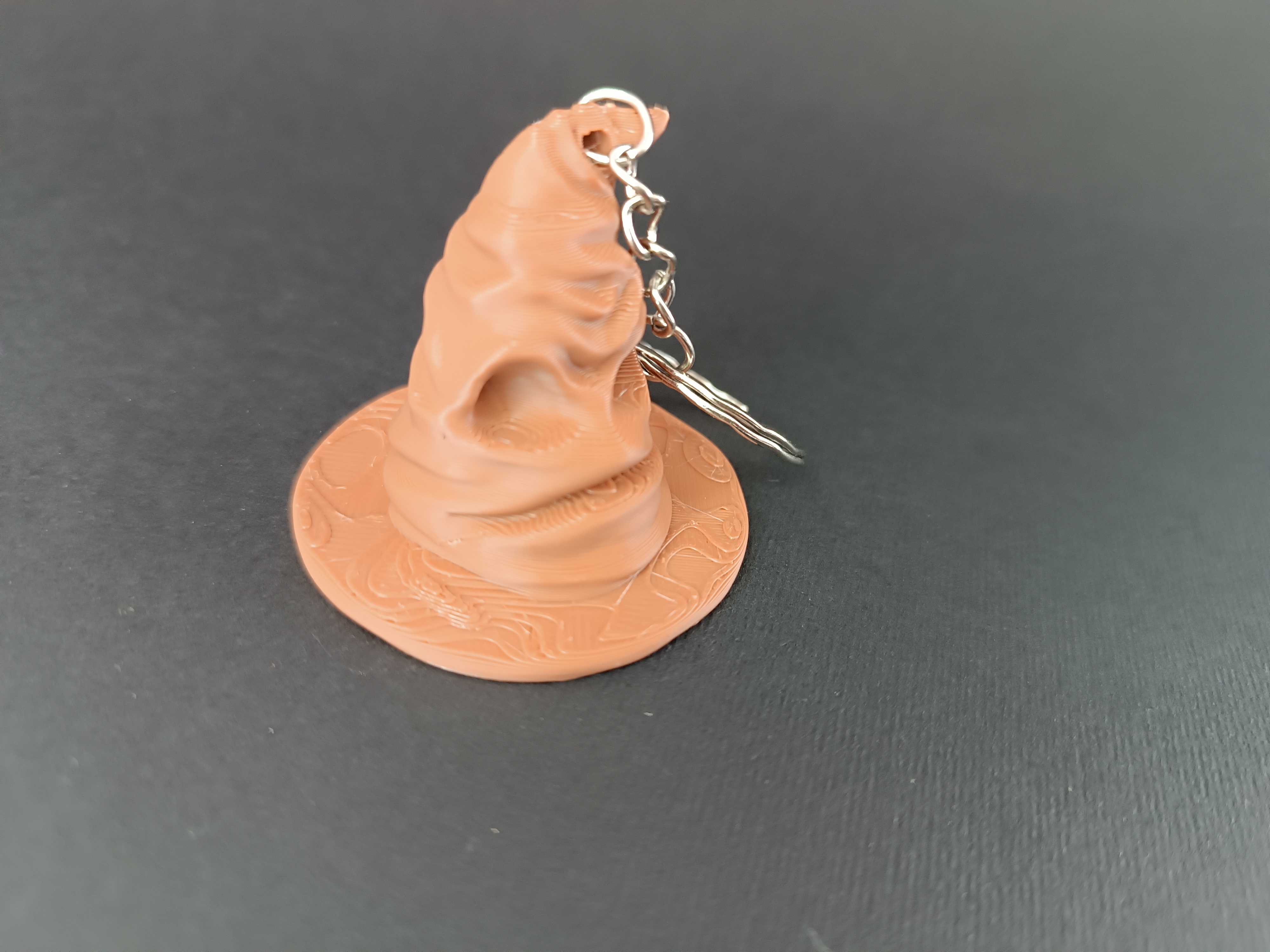 Miniatura 4 do modelo 3D Hogwarts Sorting Hat Keychain