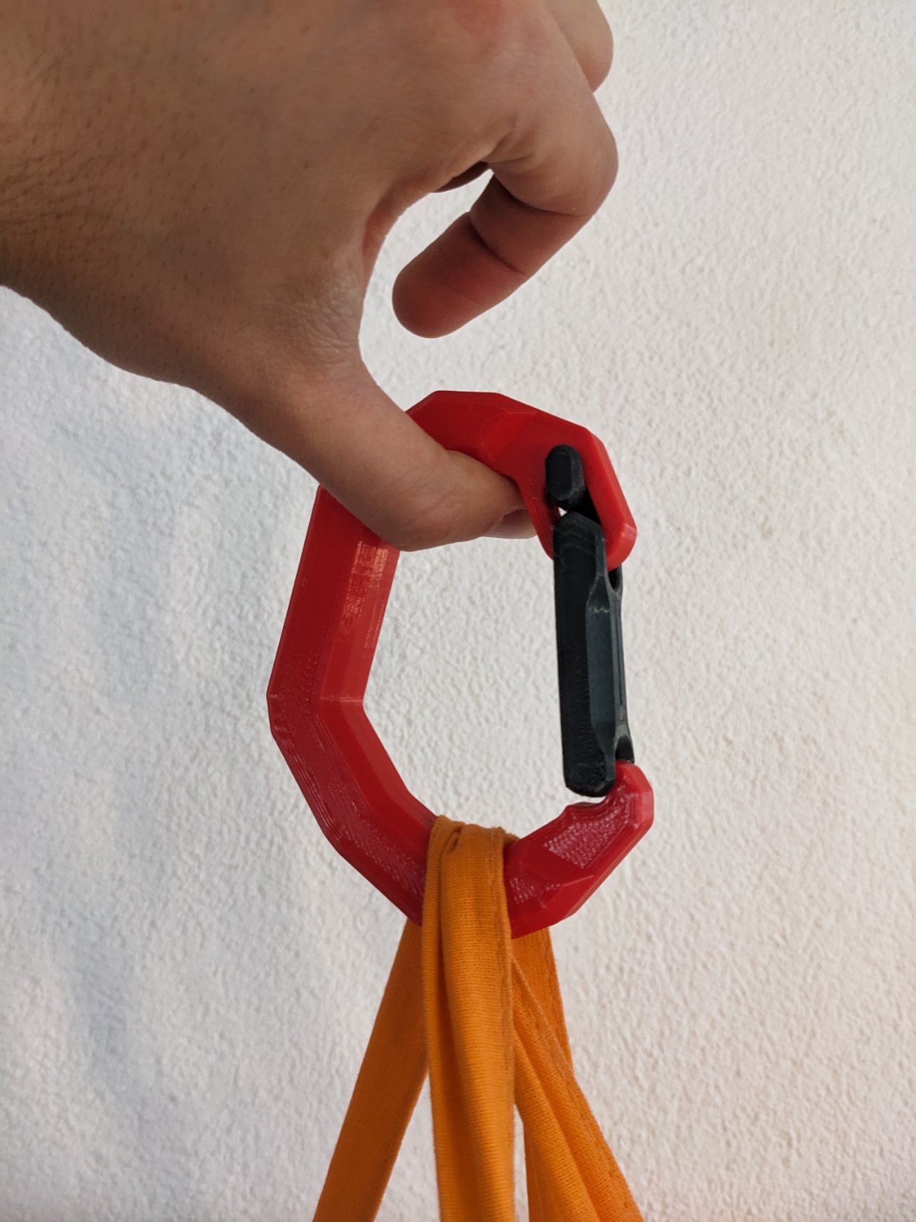 Strong carabiner, self closing - quality remix