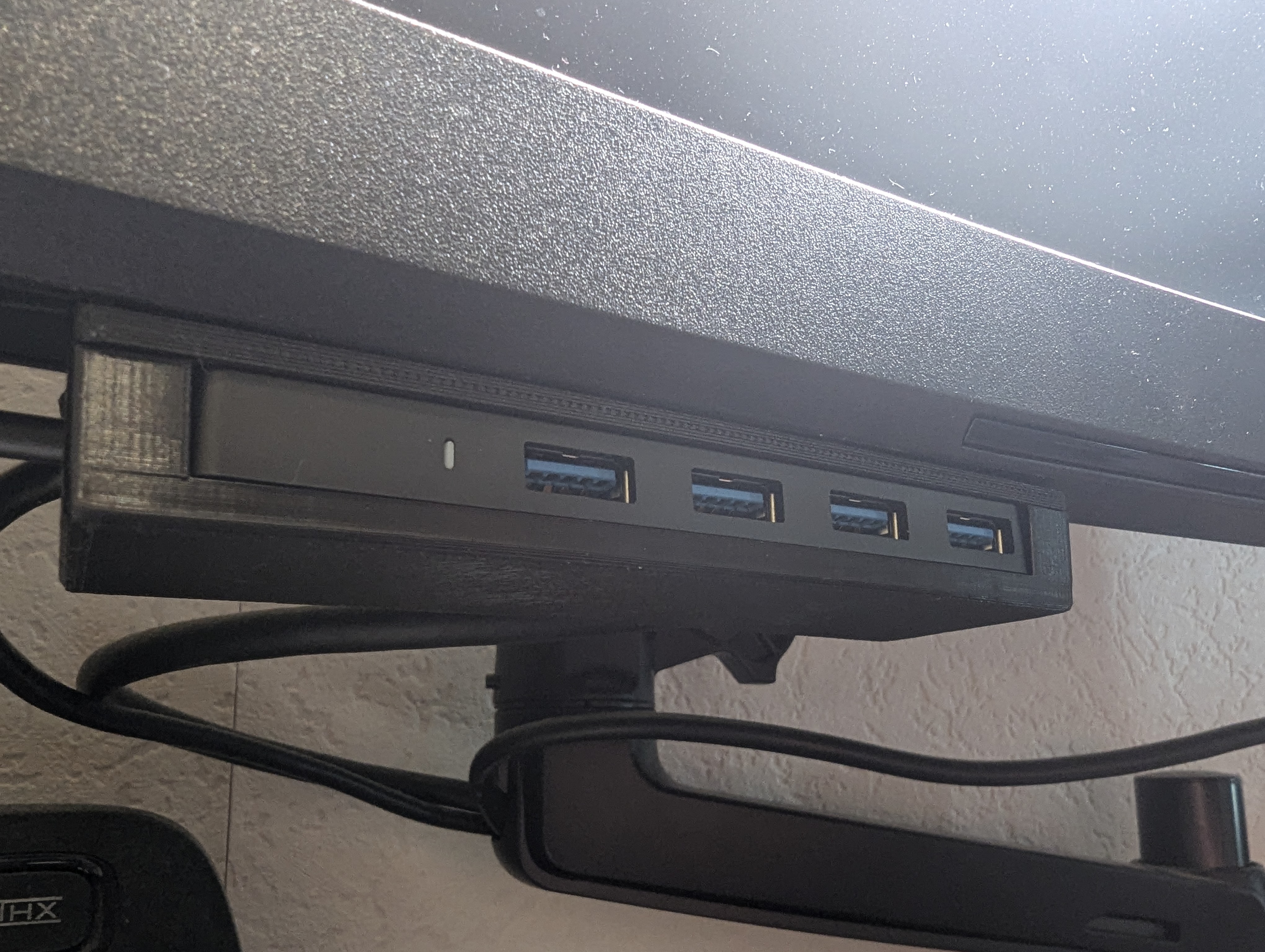 Anker USB Hub mount for MSI Monitor