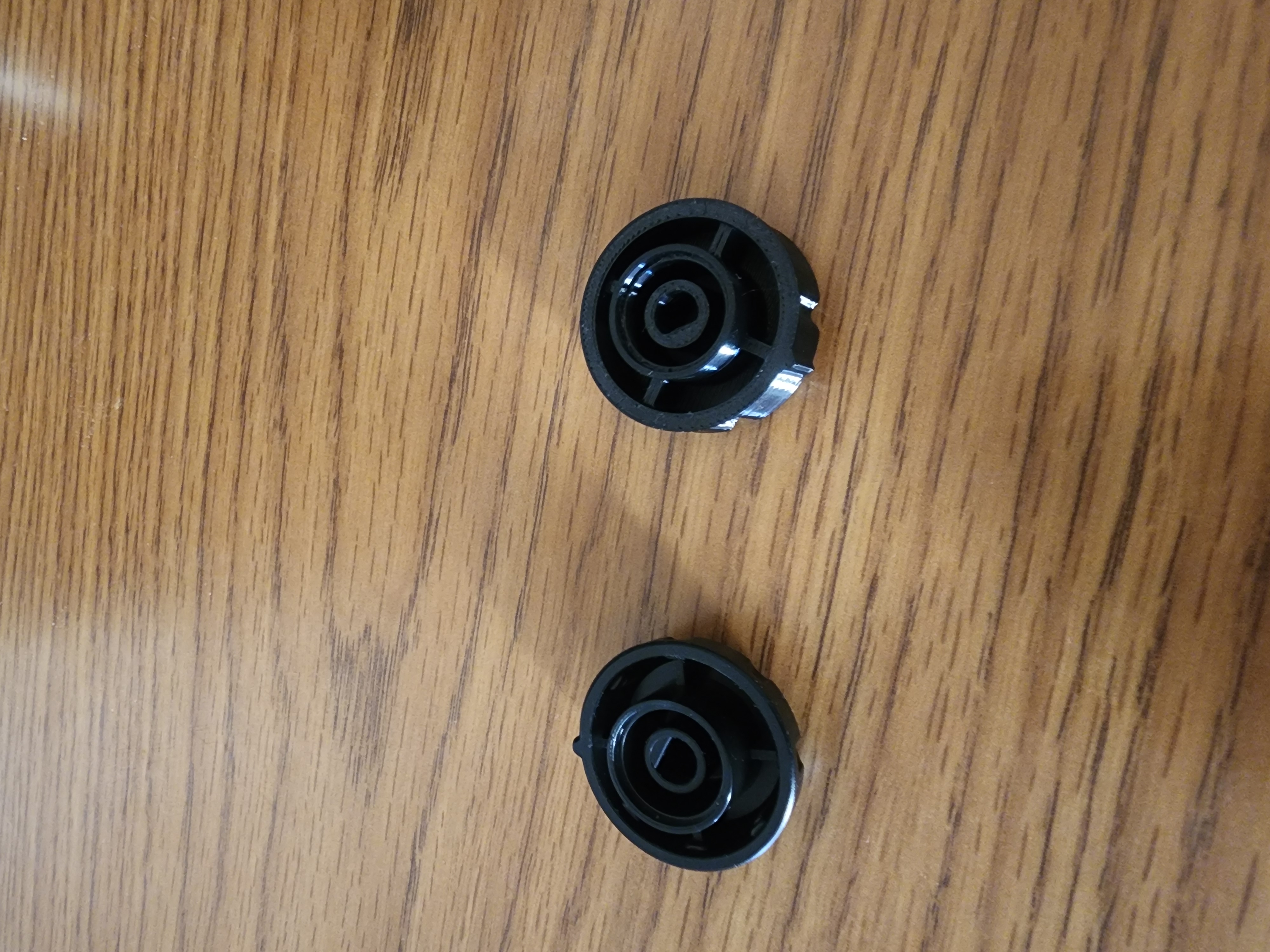 Miniatura 2 do modelo 3D Battery powered RainDrip controller knobs