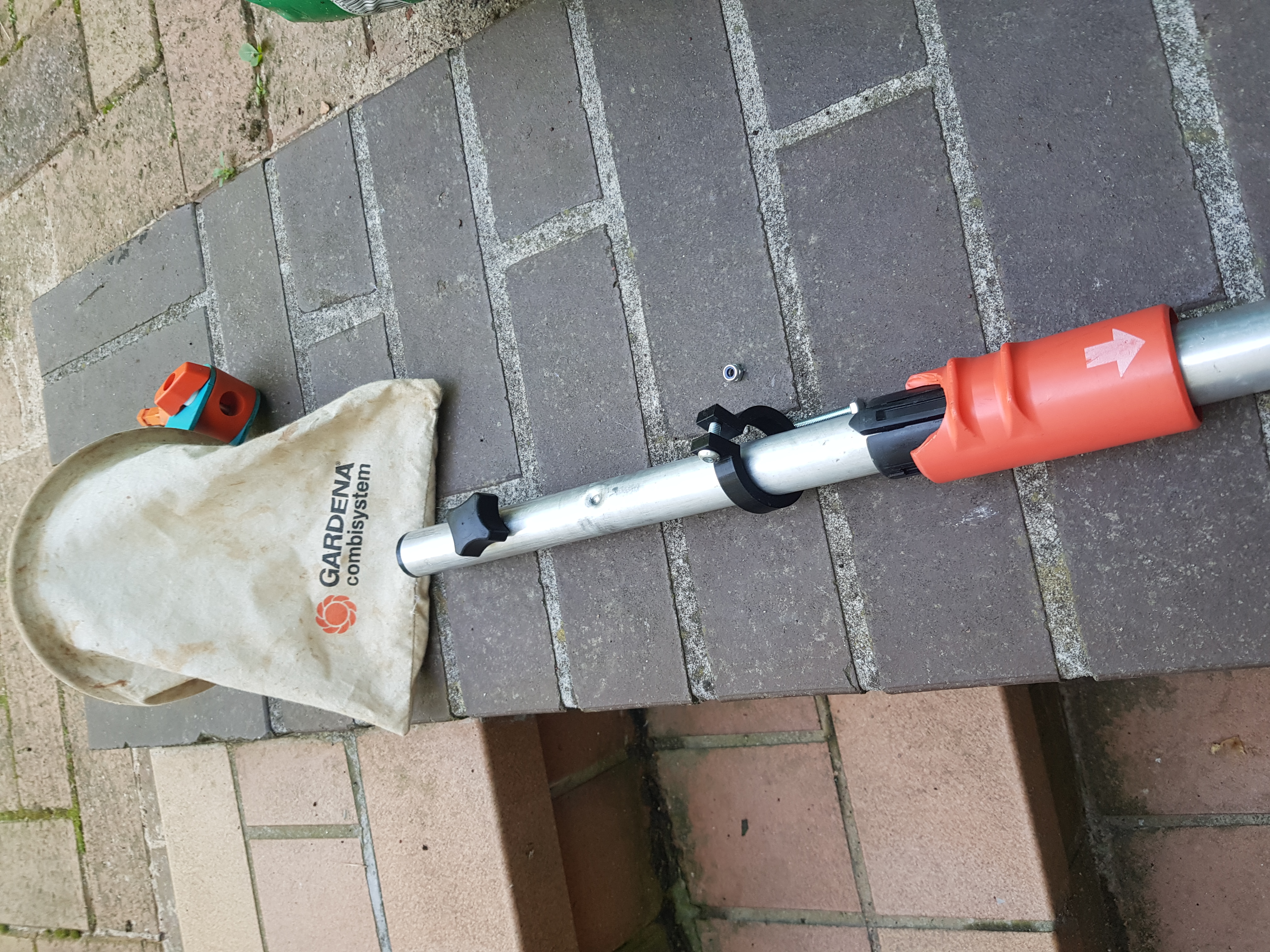 Gardena Teleskopstiel reparieren,  alter verstellbarer Mechanismus ist fest