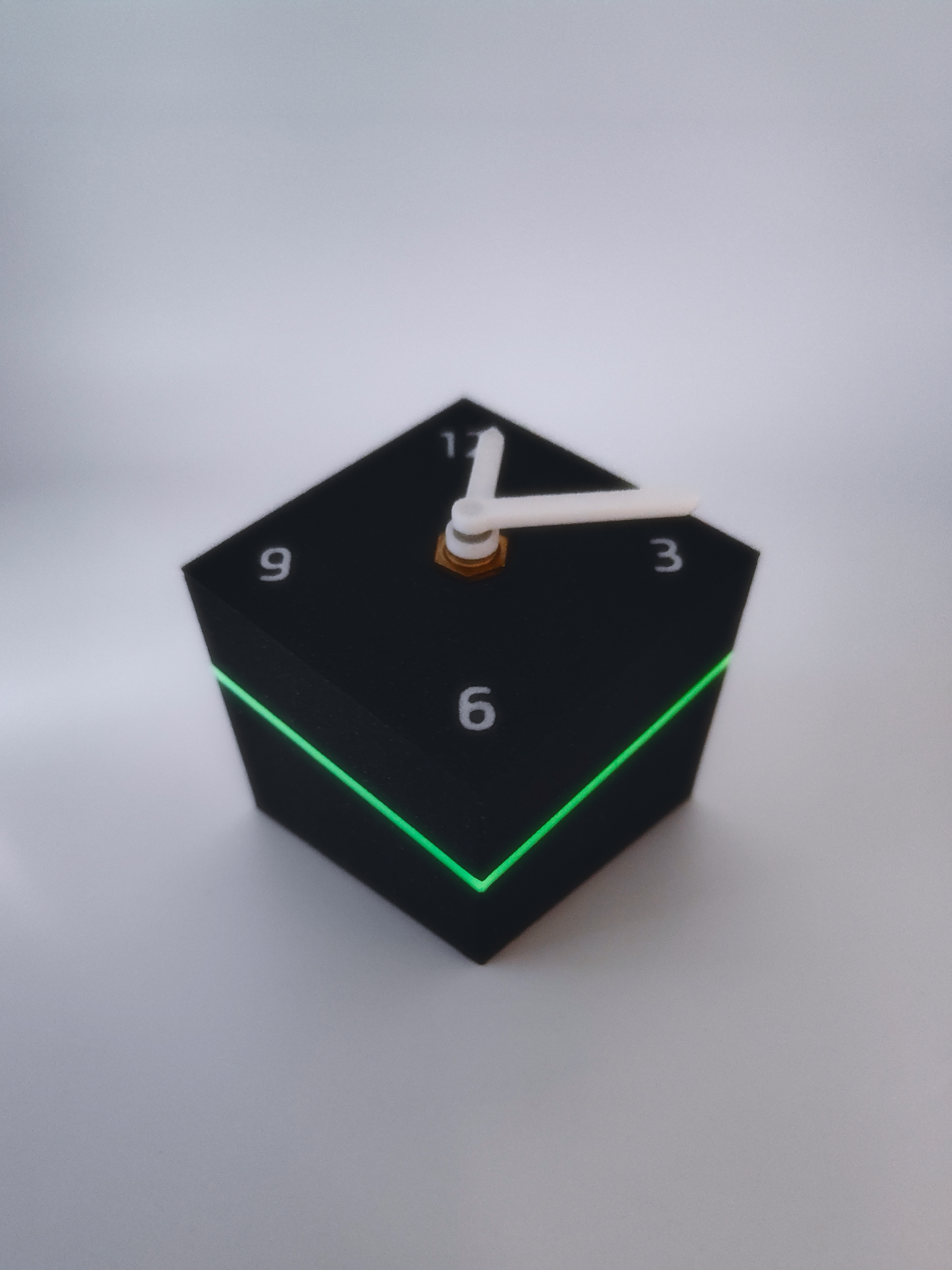 Miniatura 2 do modelo 3D Qbe Clock (Free edition)