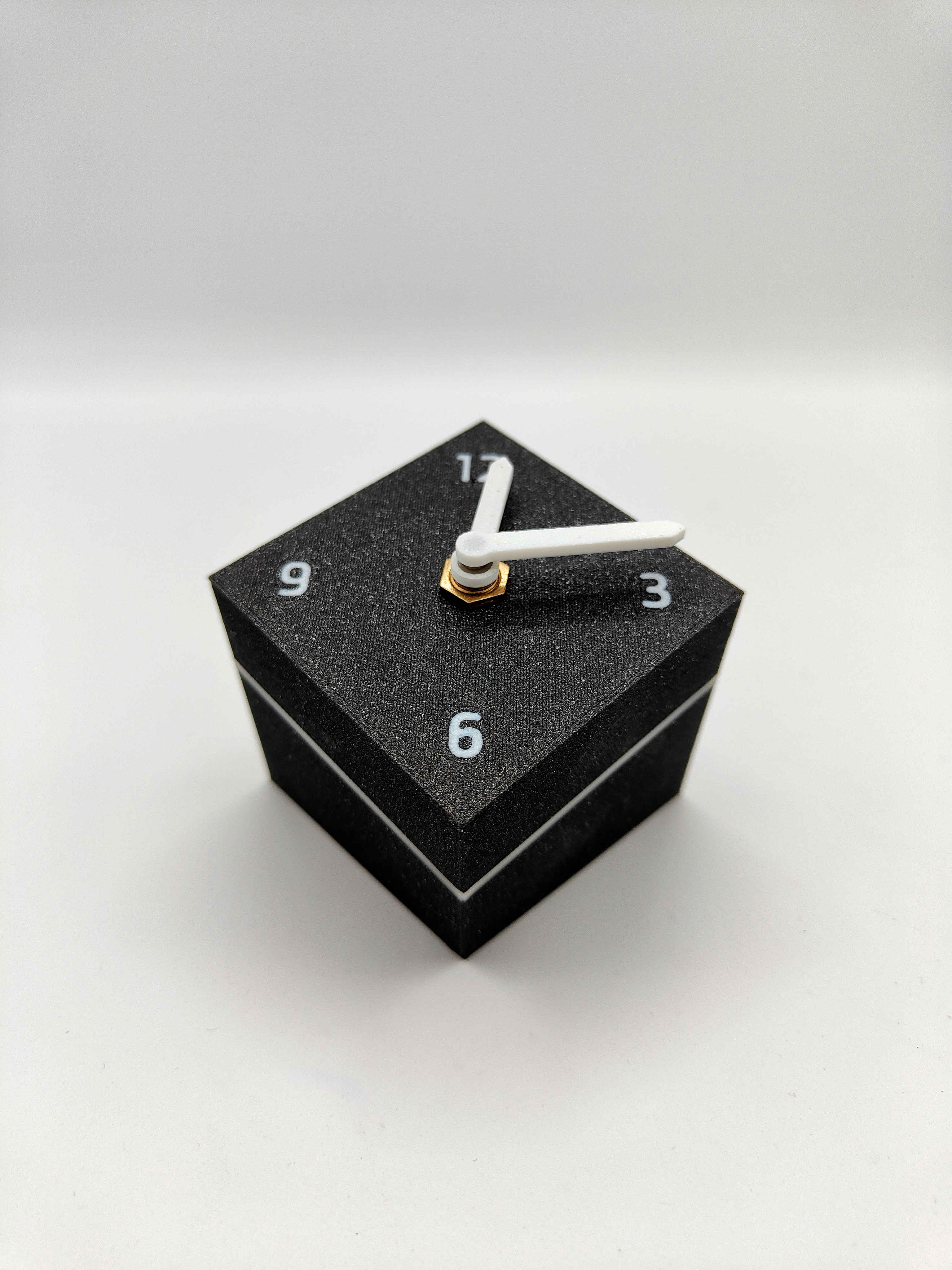 Miniatura 4 do modelo 3D Qbe Clock (Free edition)