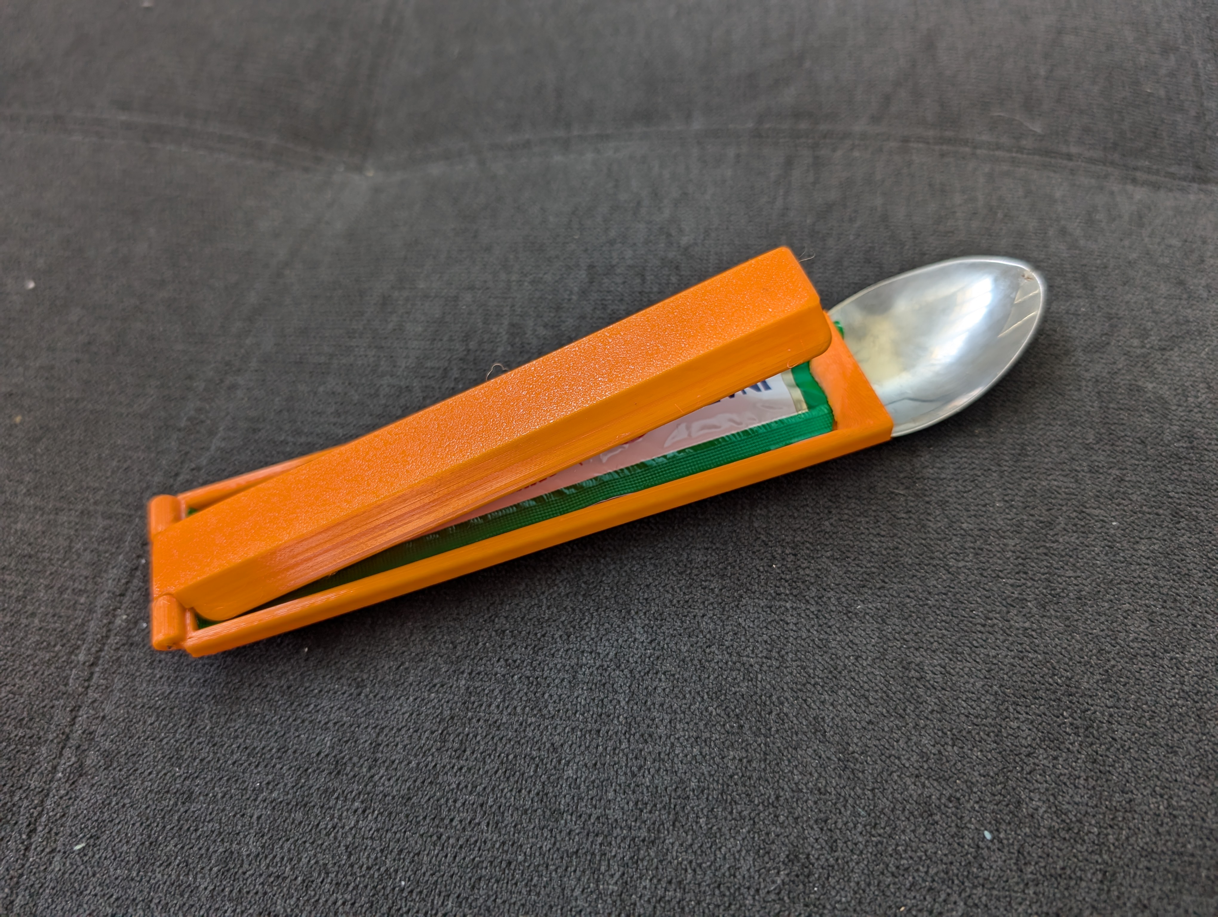 One Hand Operated Cat liquid treat dispenser for churu Bring Your Own Spoon
