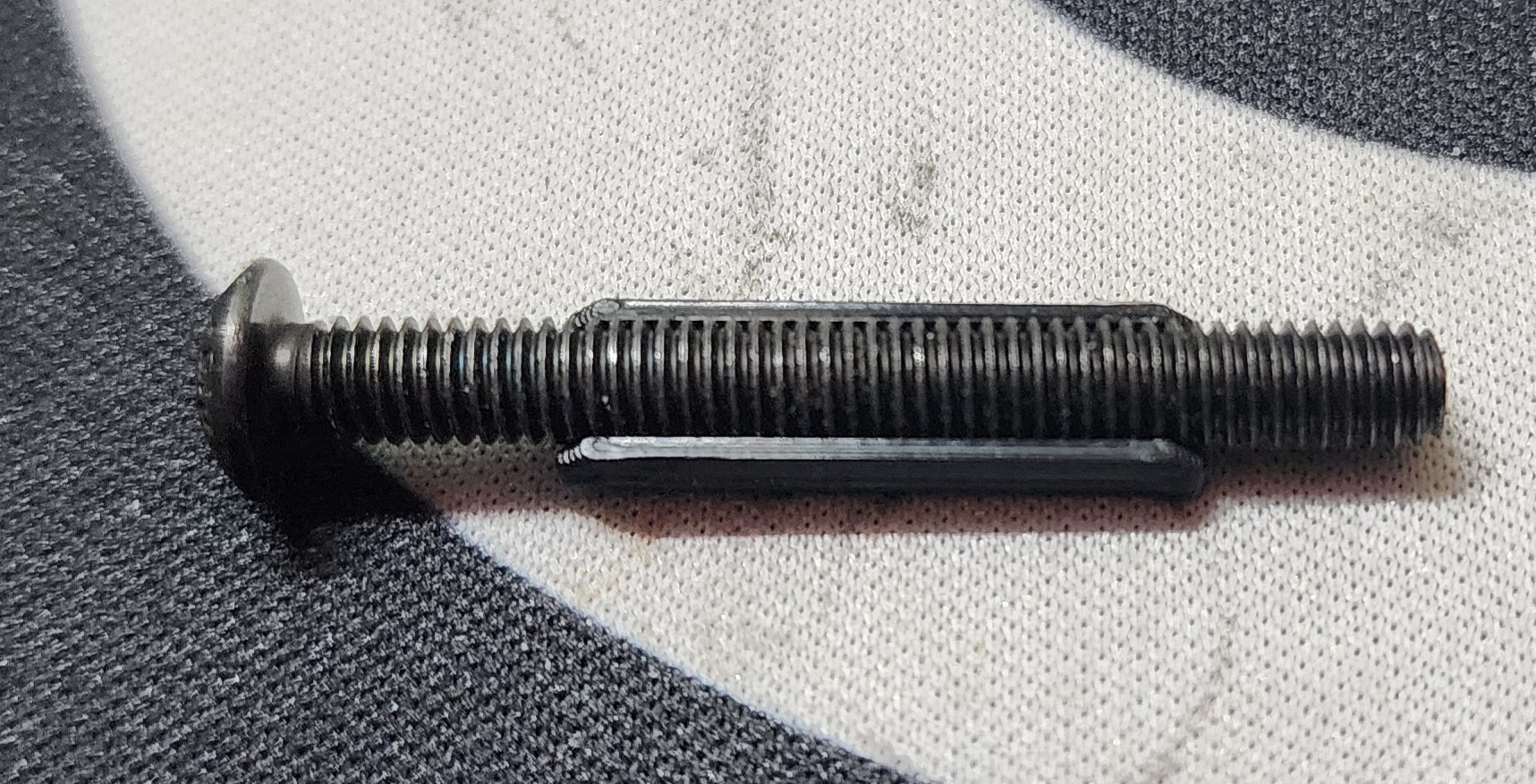 Hotdog Bun - Picatinny screw spacer for M4