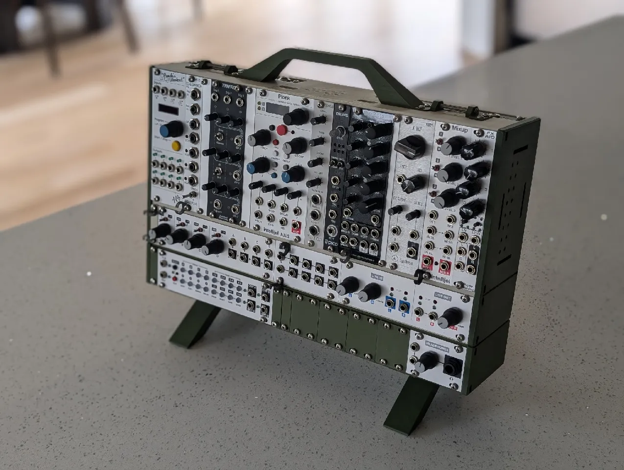 Accessories for Jinja＇s EXPANDABLE EURORACK CASE BLOCKS by