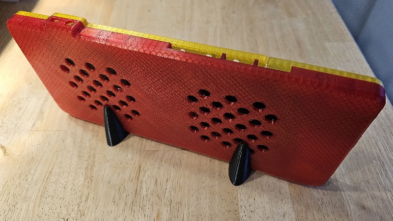 Frame.Work printed case feet for upright operation