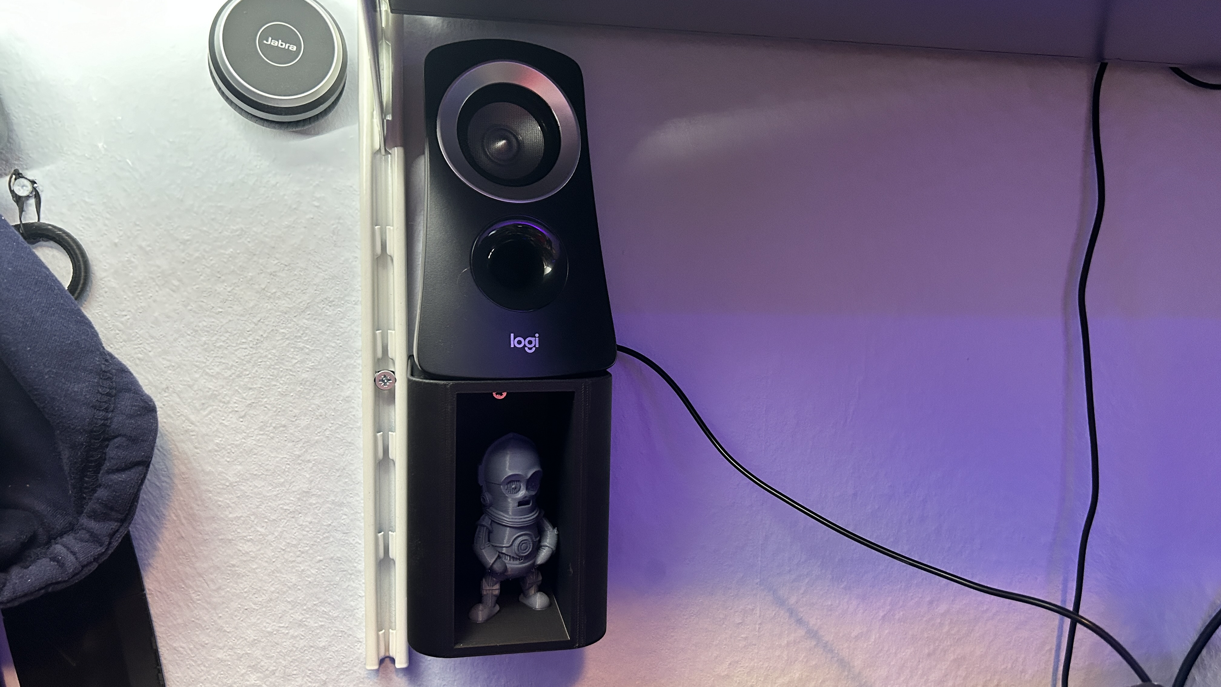 Speaker Wall stand with Mini 3D print Shelf