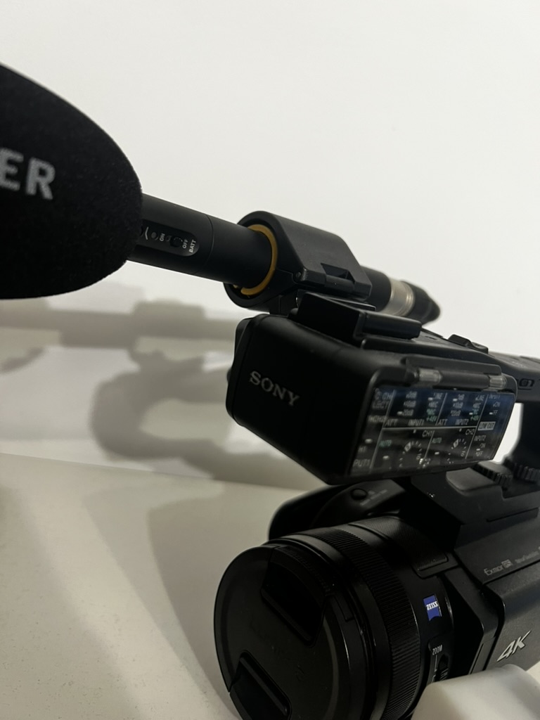 Shotgun mic adapter for Sony HXR-NX80 / PXW-Z90 / XLR-H1 (XLR audio interface mount universal adapter) Sennheiser MKE300