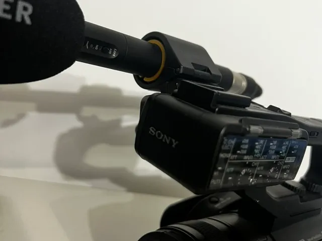 Shotgun mic adapter for Sony HXR-NX80 / PXW-Z90 / XLR-H1 (XLR audio interface mount universal adapter) Sennheiser MKE300