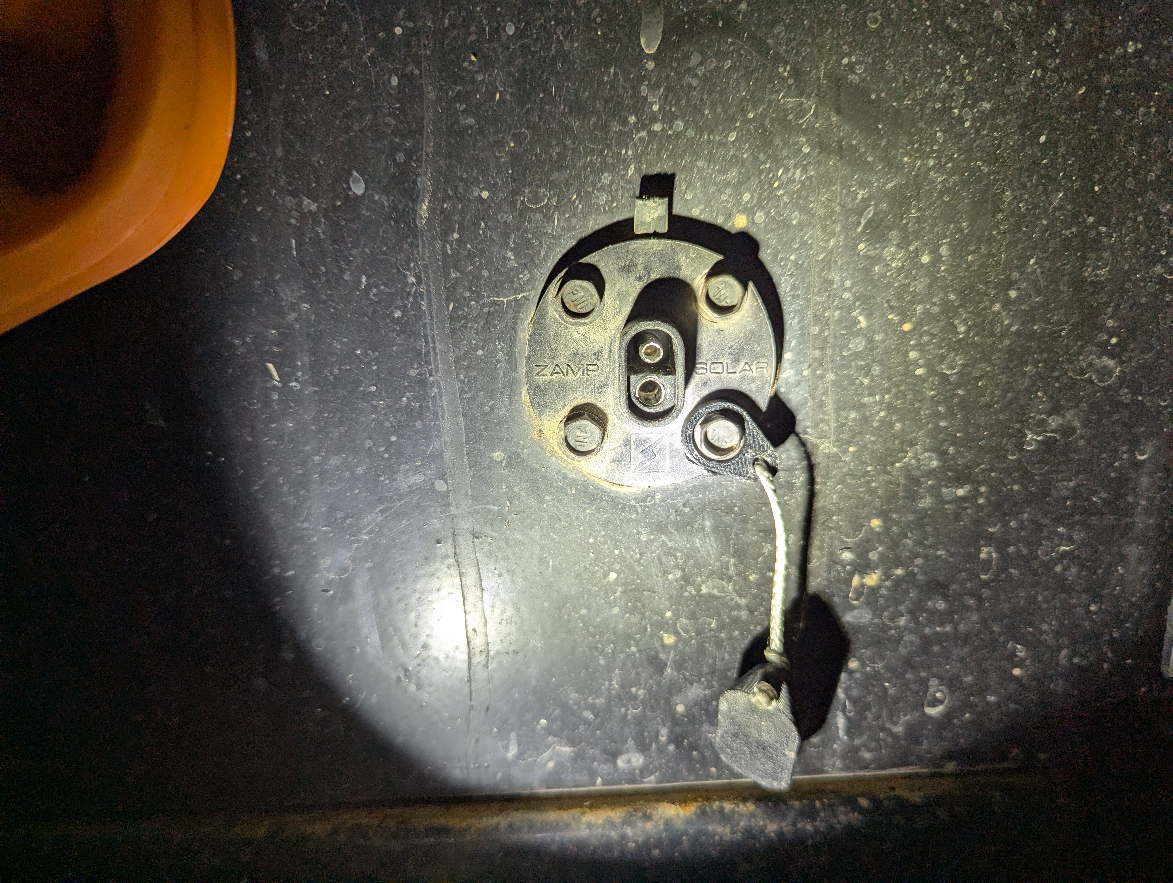 SAE (Zamp Solar) cap and retainer