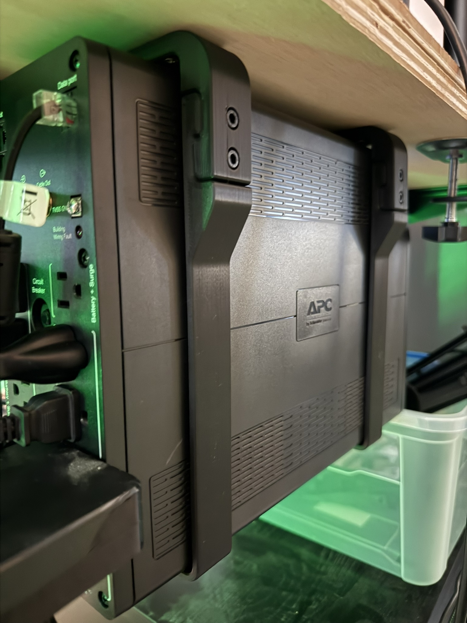 APC UPS Under Desk Mount