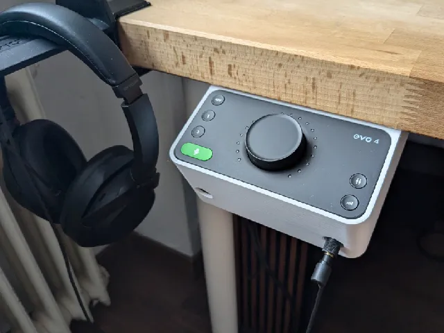 Audient Evo 4 underdesk mount