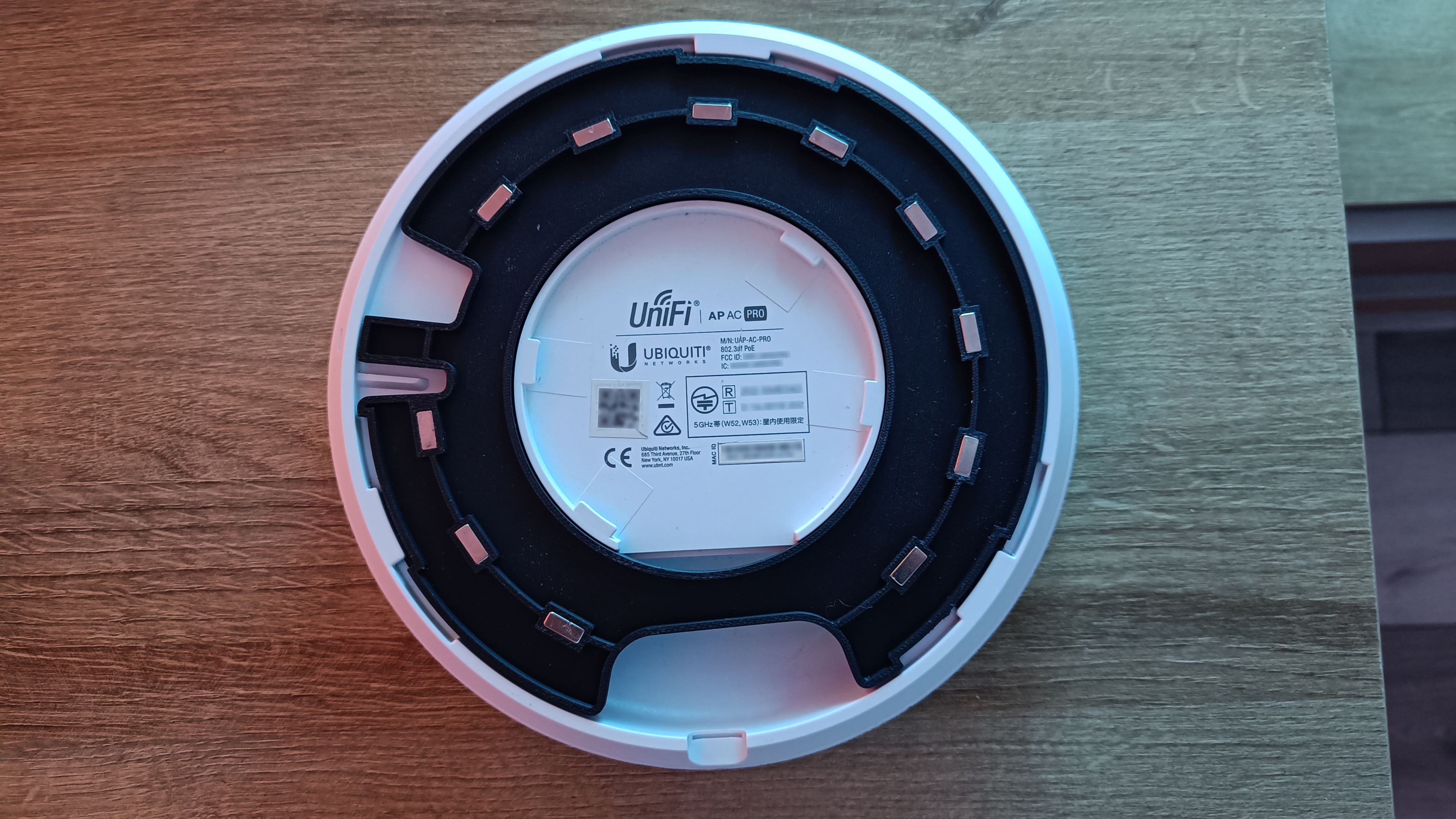 UniFi AP AC Pro mount with Magnets