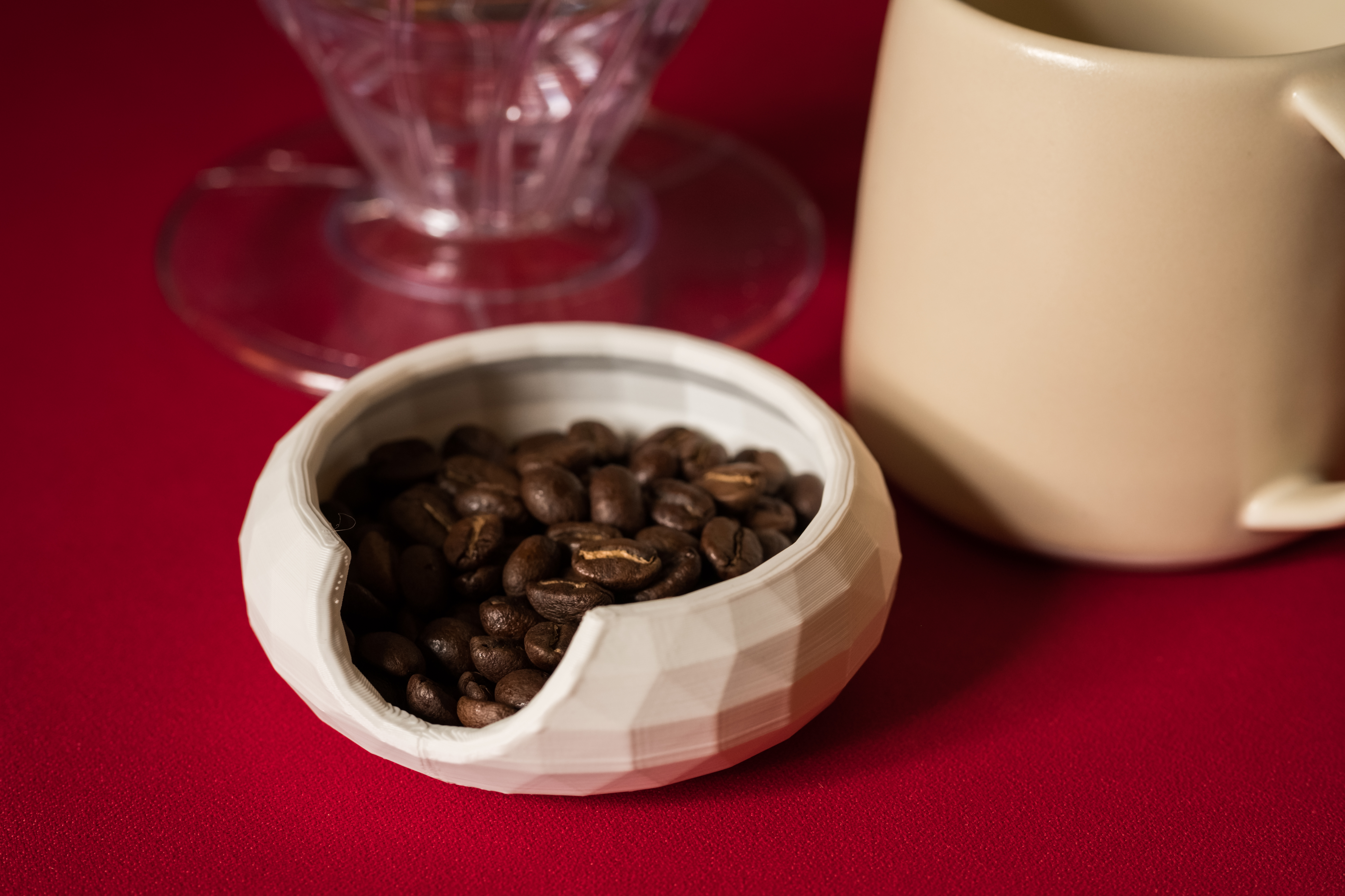 Coffee bean dosing tray