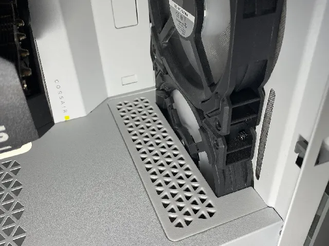 Corsair 4000D Vented cover plate