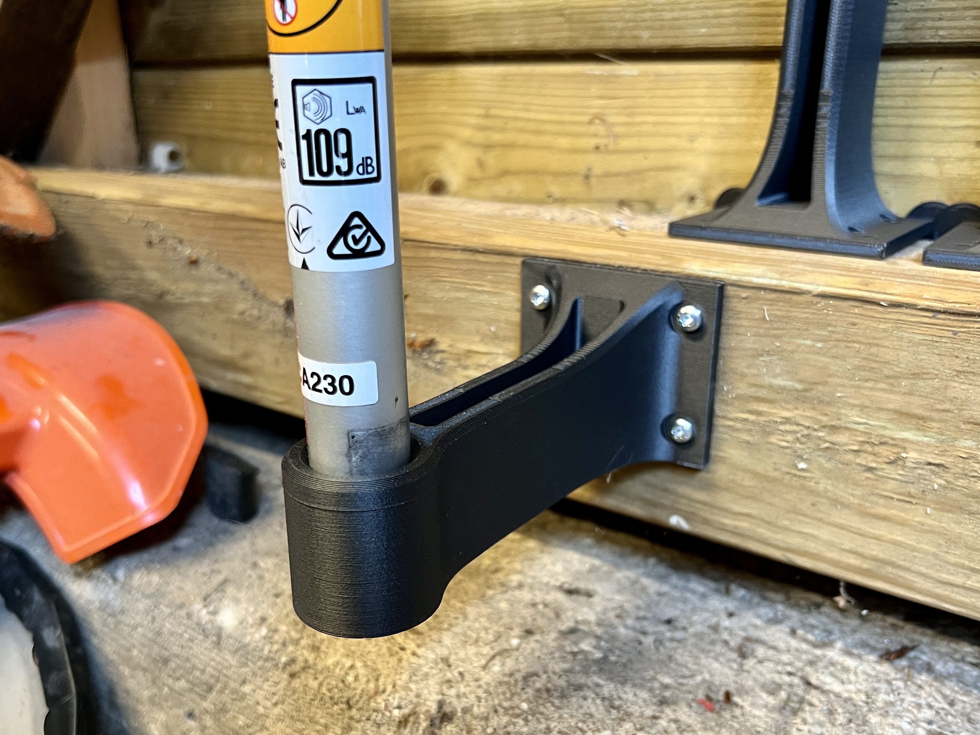 Husqvarna comby tool accessoris holder