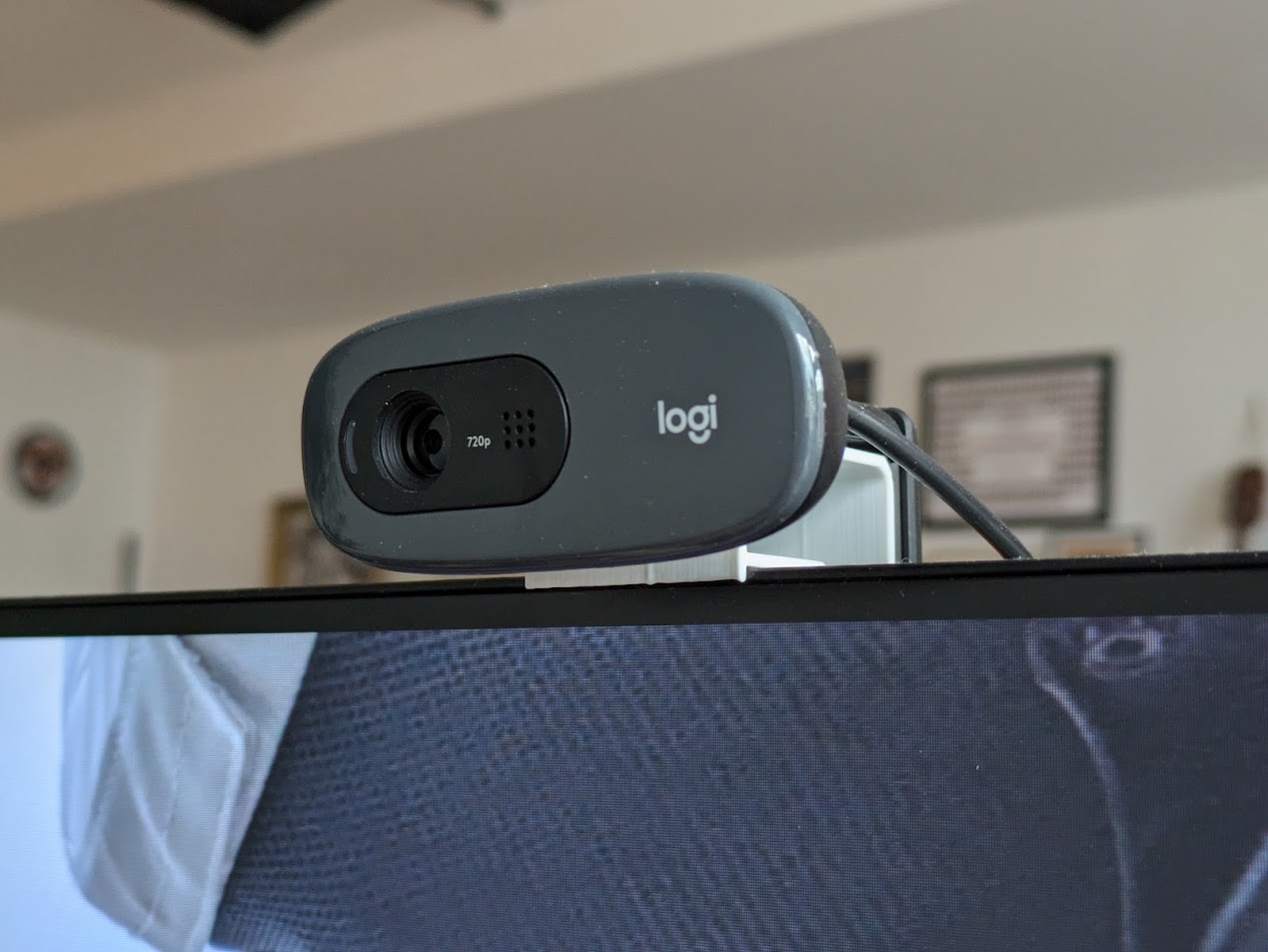 Logitech C270 webcam bracket for LG 27MP500-B screen