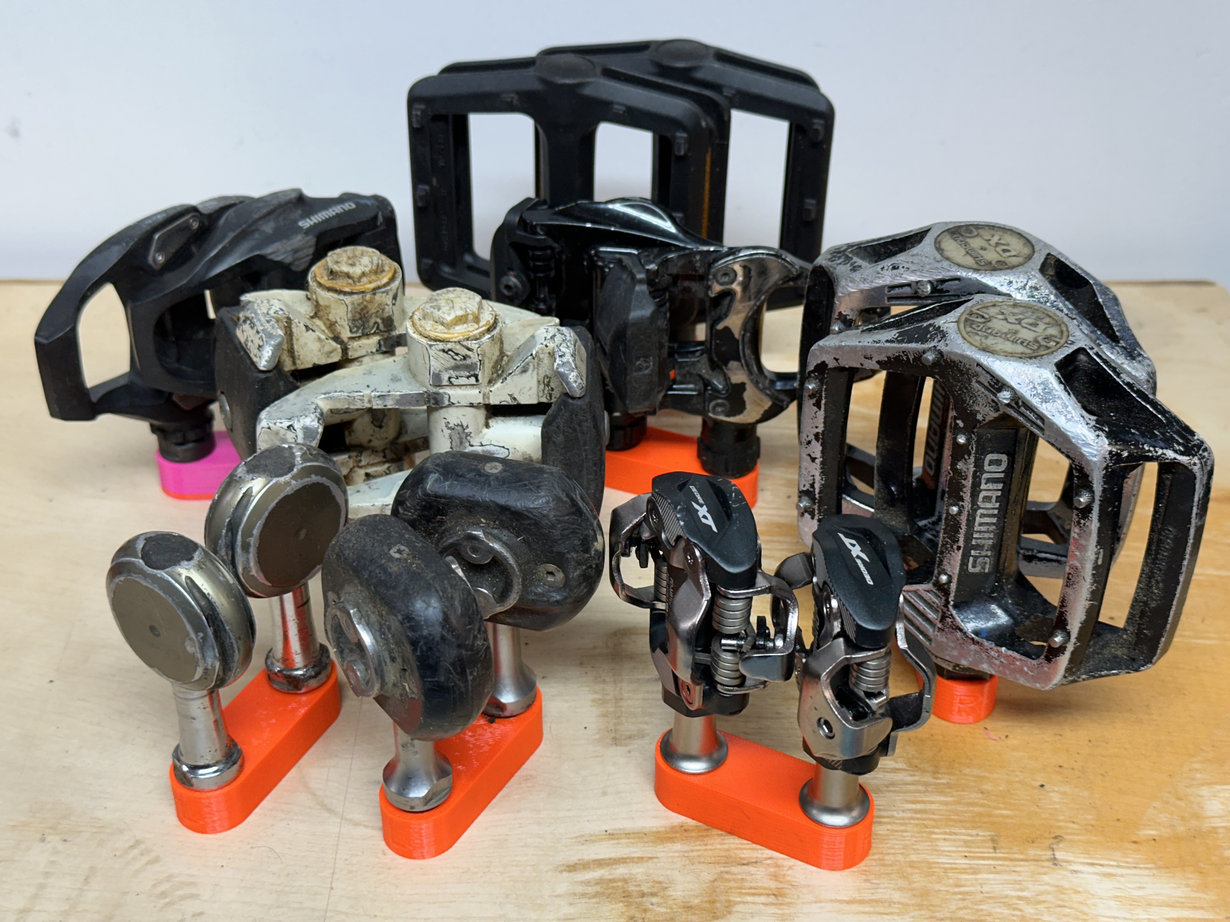 Bike pedal pair holder
